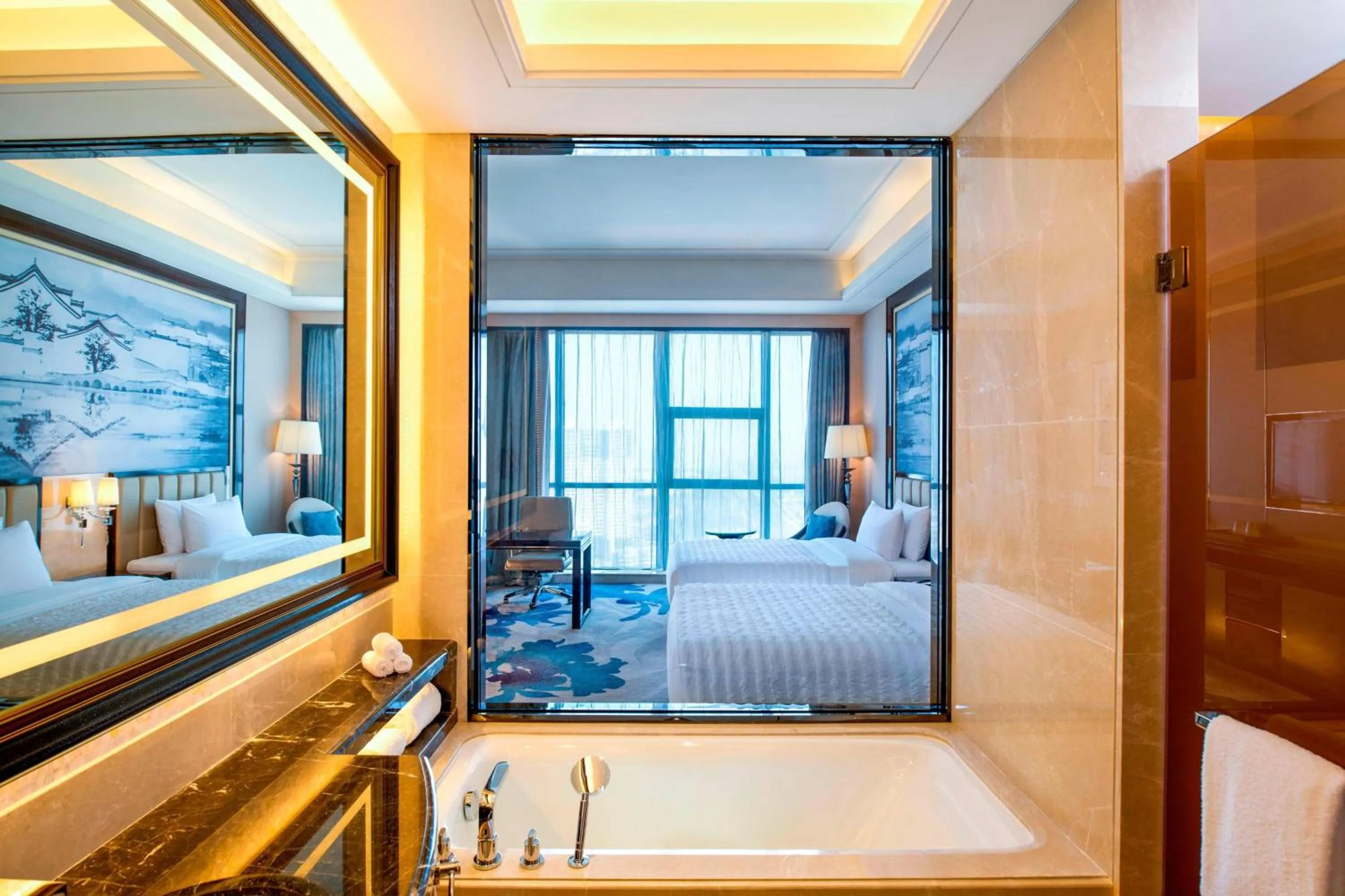 Photo of the whole room, Bed in Le Meridien Yixing Hotel