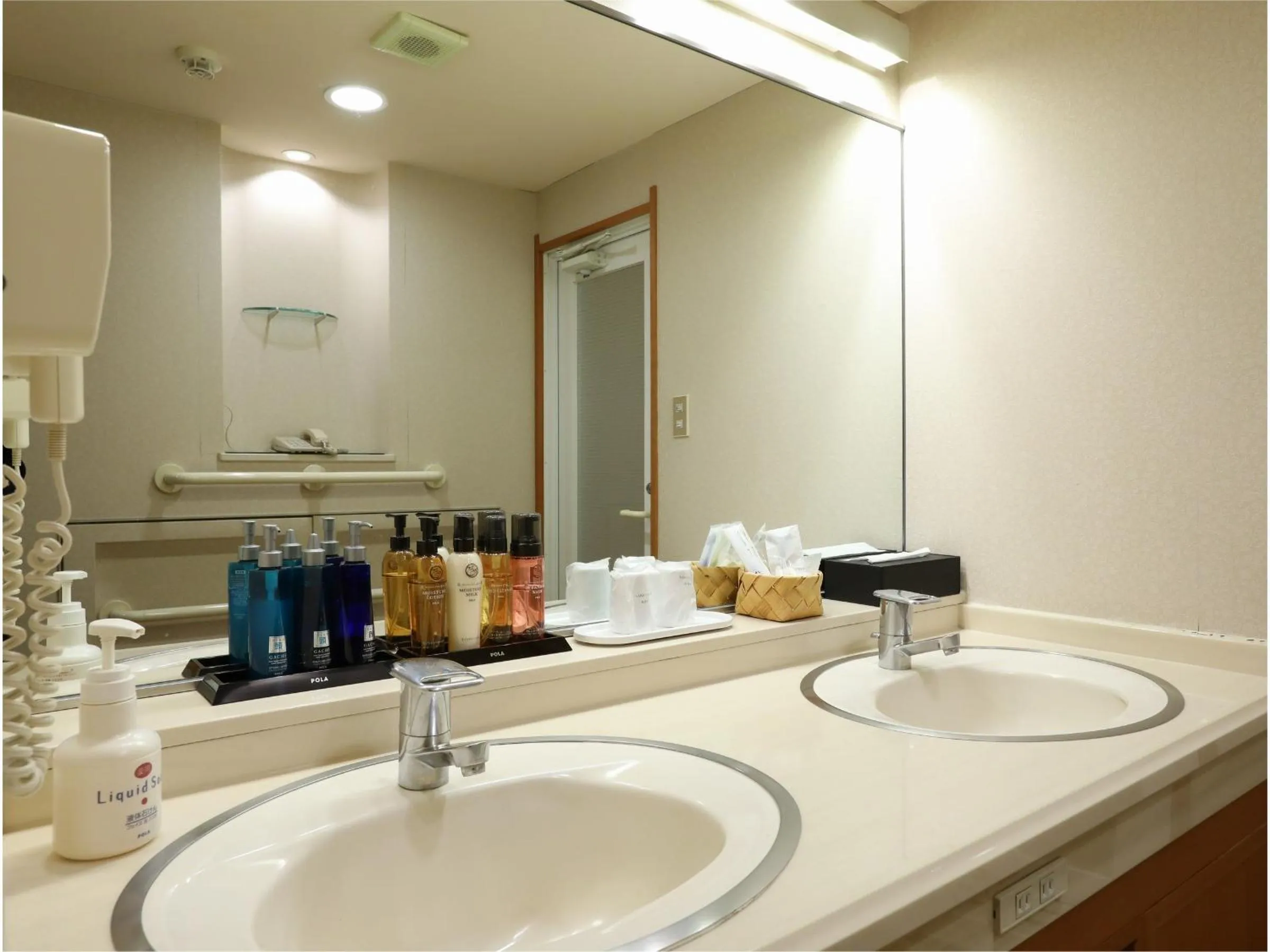 Bathroom in Yorozuya