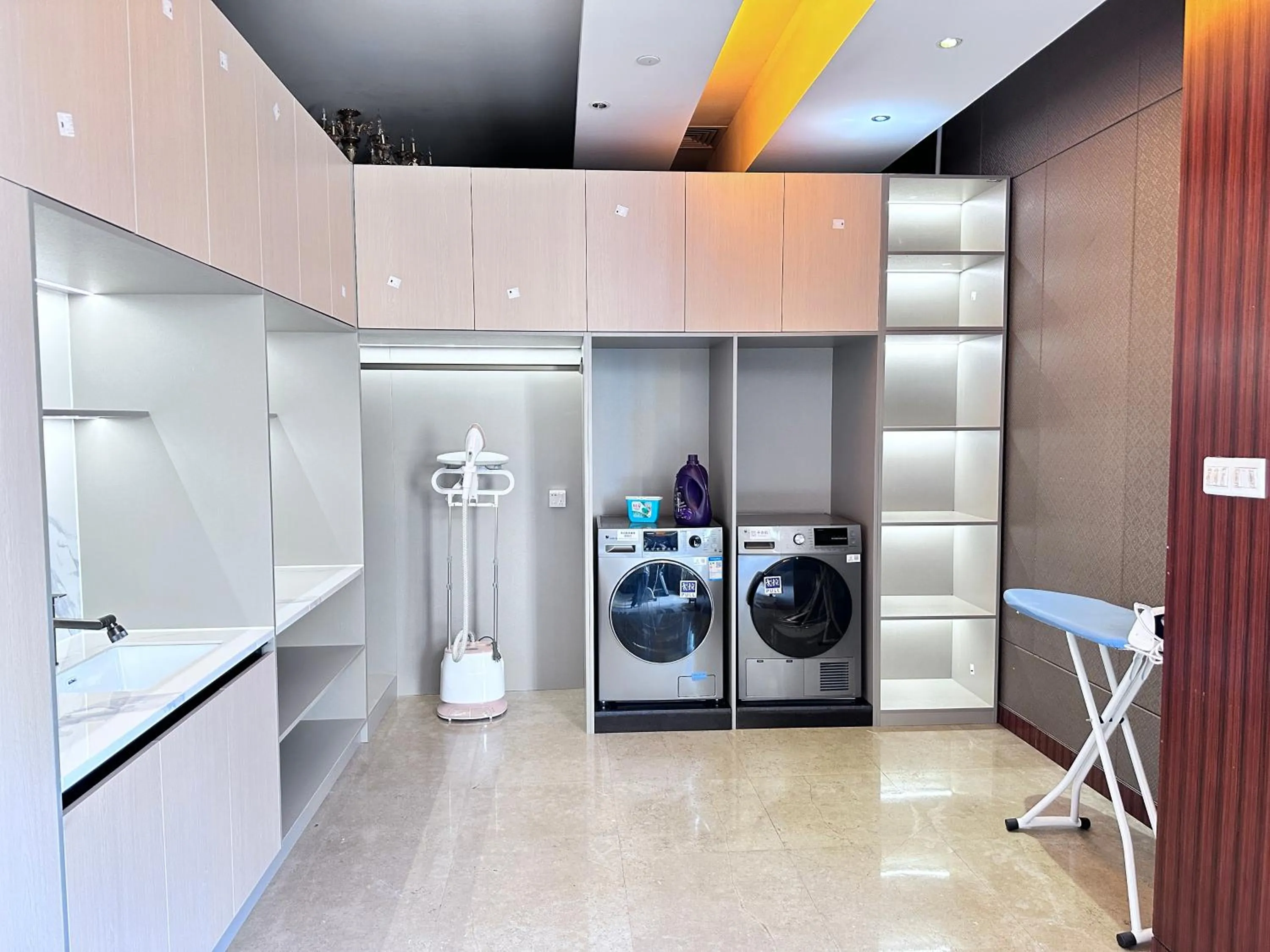 washing machine in Santavan Hotel Shenzhen Guangming