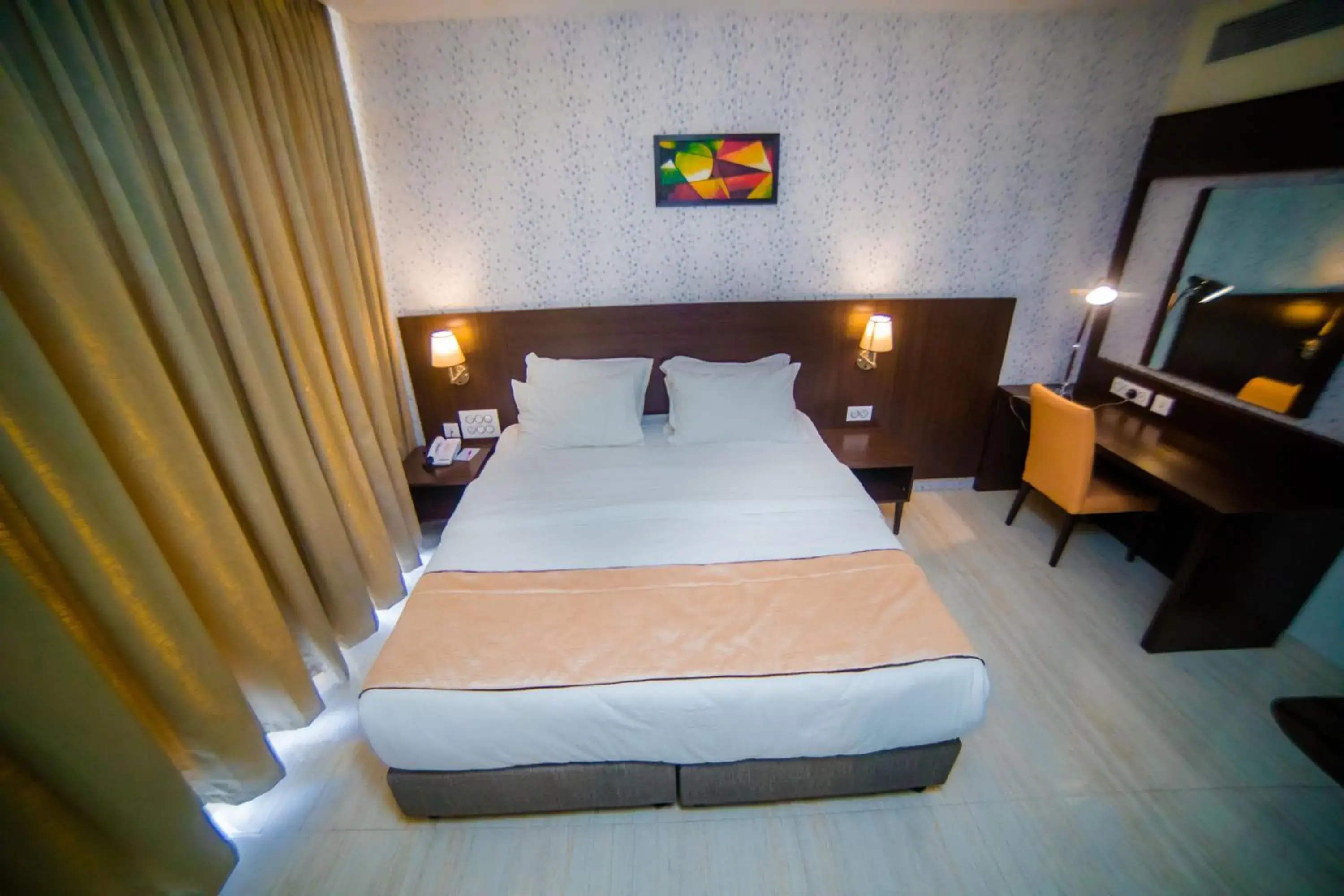 Deluxe Double Room in Fortune Plaza Hotel Deluxe Double Room in Fortune Plaza Hotel