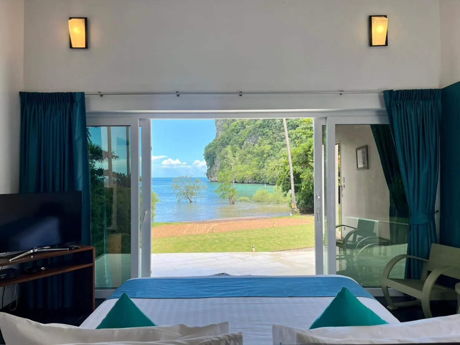 Sea view, Bed in Krabi Beach House, SHA Extra Plus