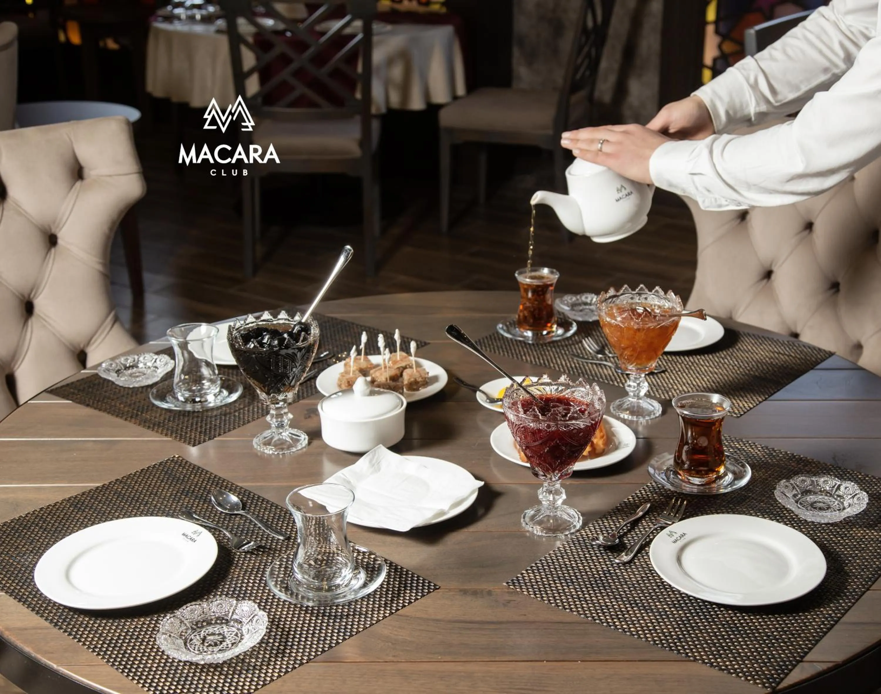 Restaurant/places to eat in Macara Sheki City Hotel