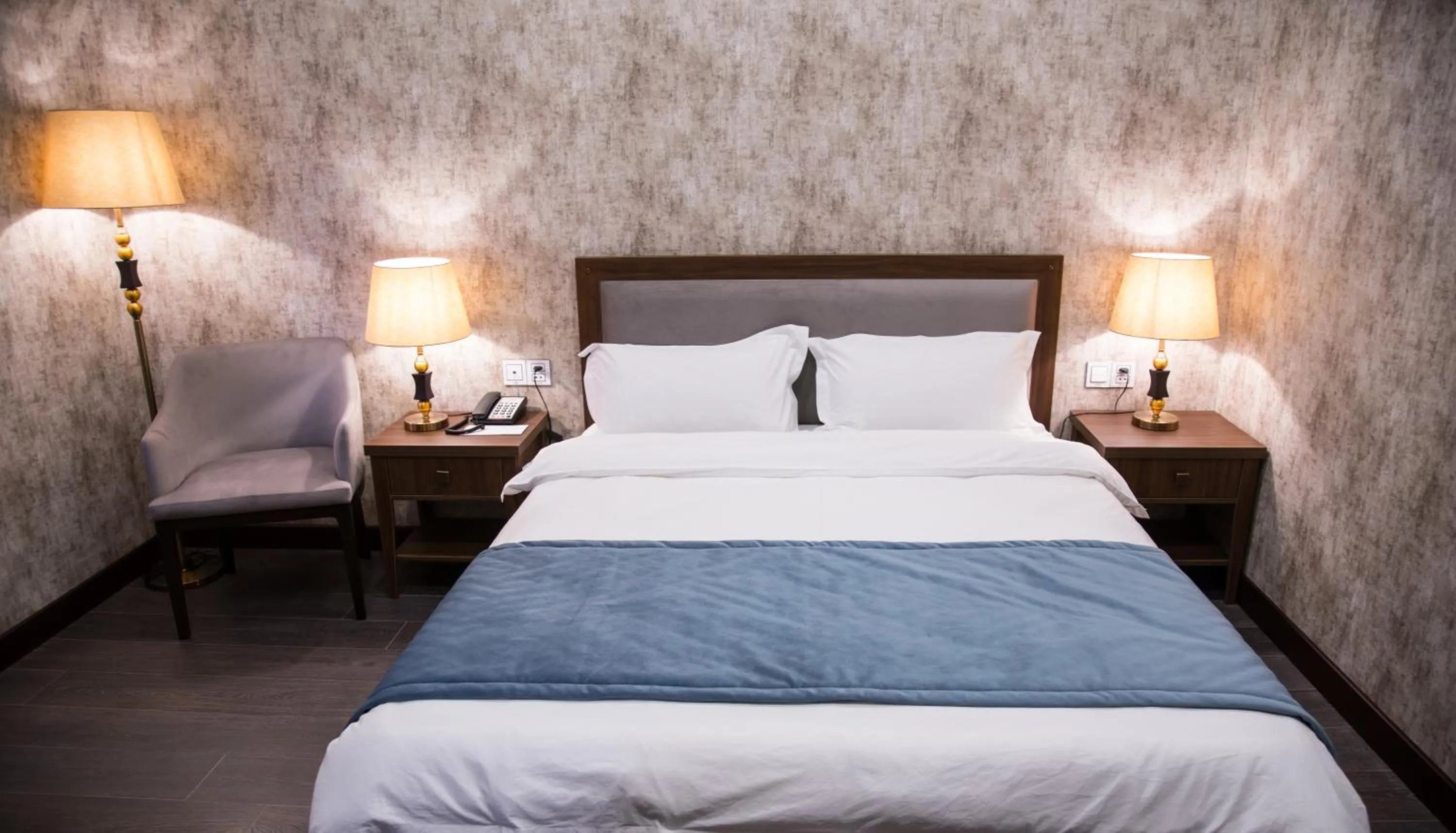 Bed in Macara Sheki City Hotel