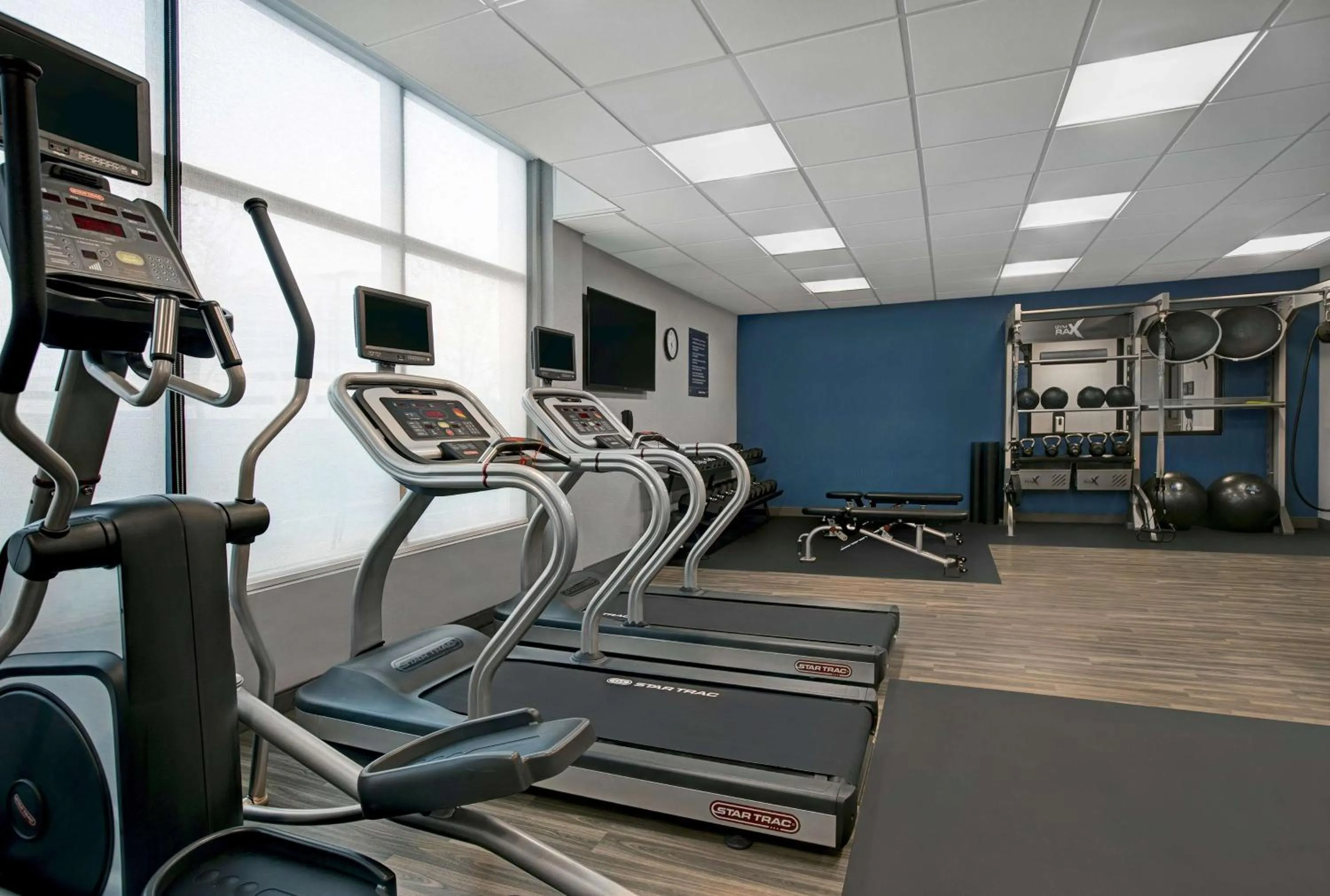 Fitness centre/facilities in Hampton Inn & Suites Dallas - Farmers Branch