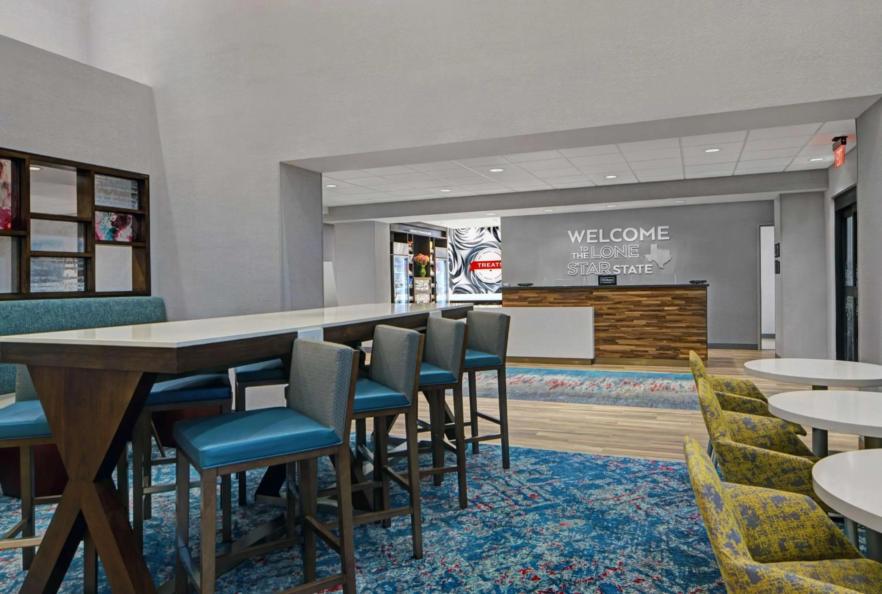 Lobby or reception in Hampton Inn & Suites Dallas - Farmers Branch