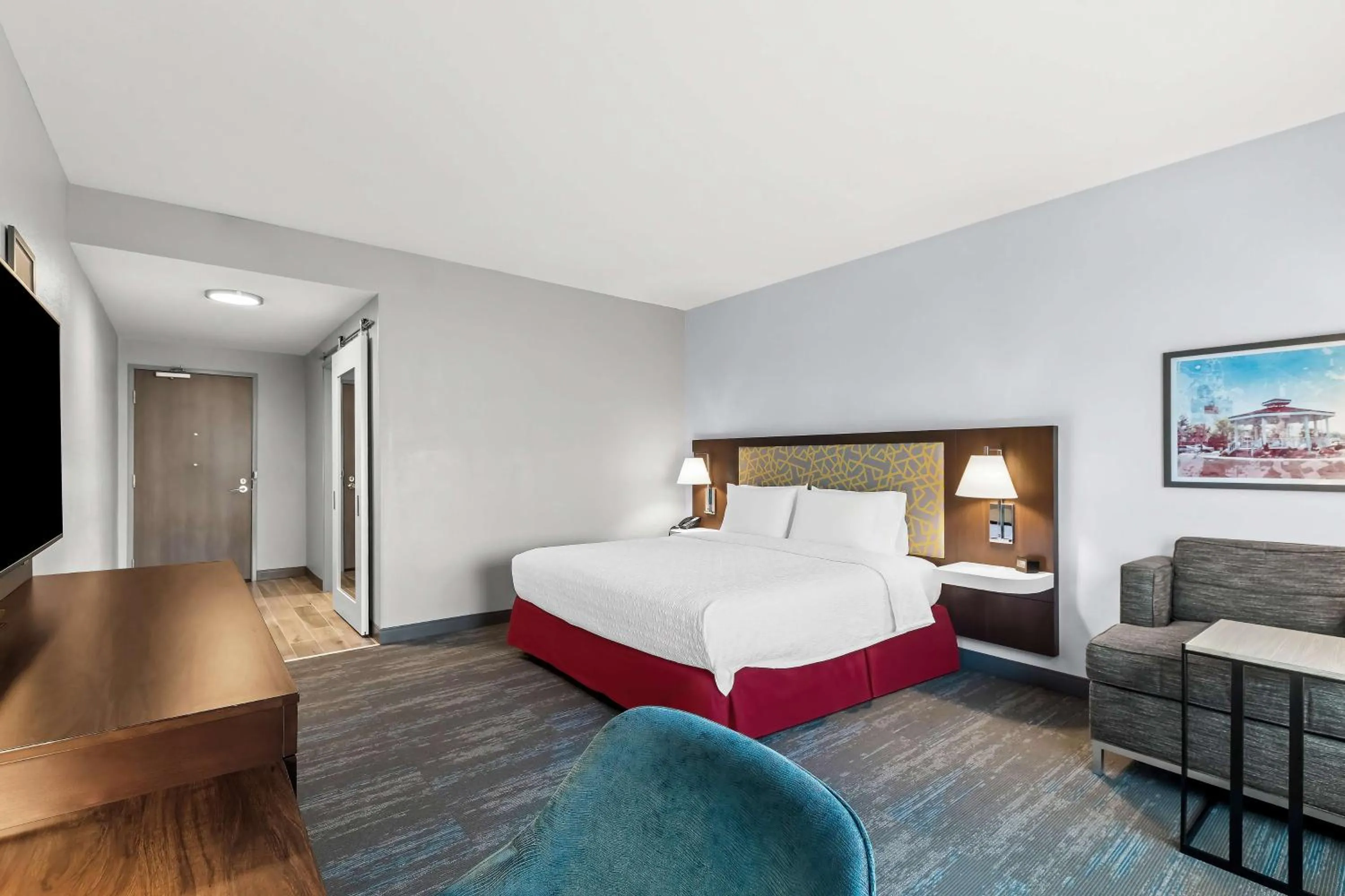 Bed in Hampton Inn & Suites Dallas - Farmers Branch