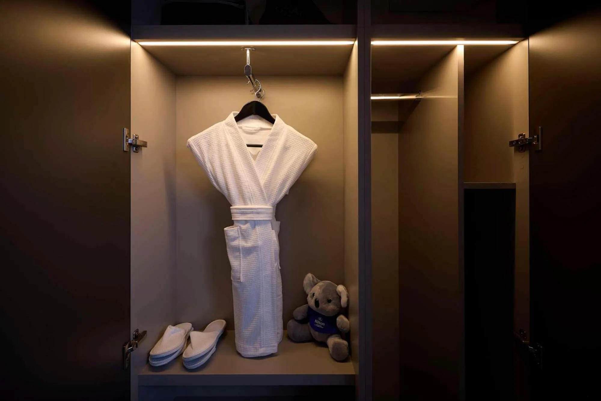 Photo of the whole room in Hilton Melbourne Little Queen Street