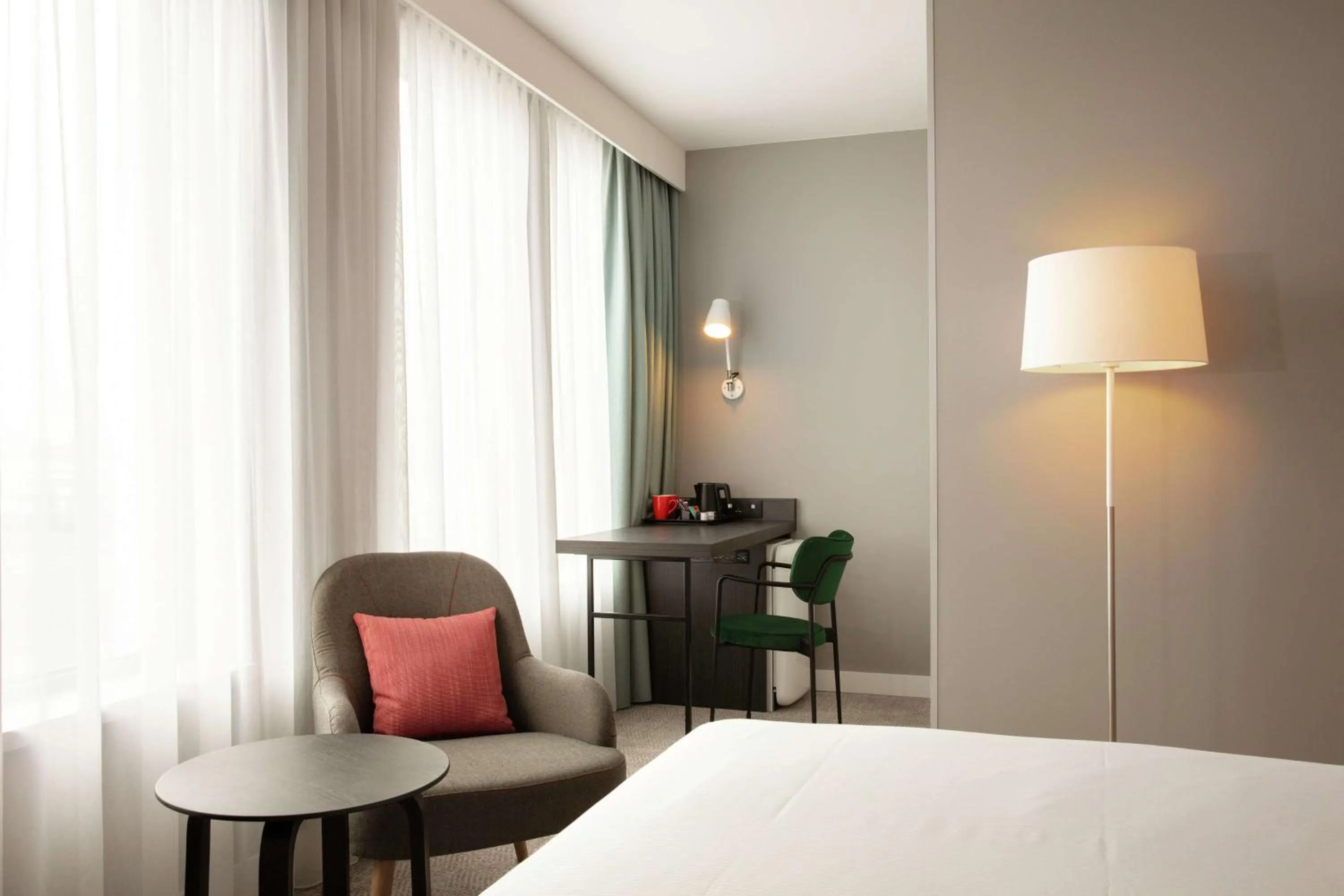 Bedroom, Bed in Hilton Garden Inn Paris Orly Airport