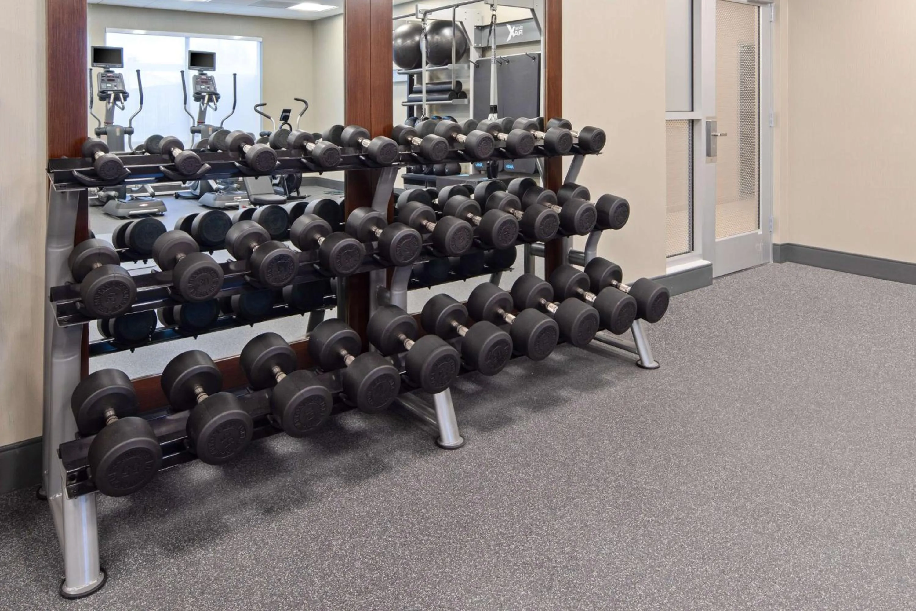 Fitness centre/facilities in Hampton Inn & Suites Gilroy, Ca