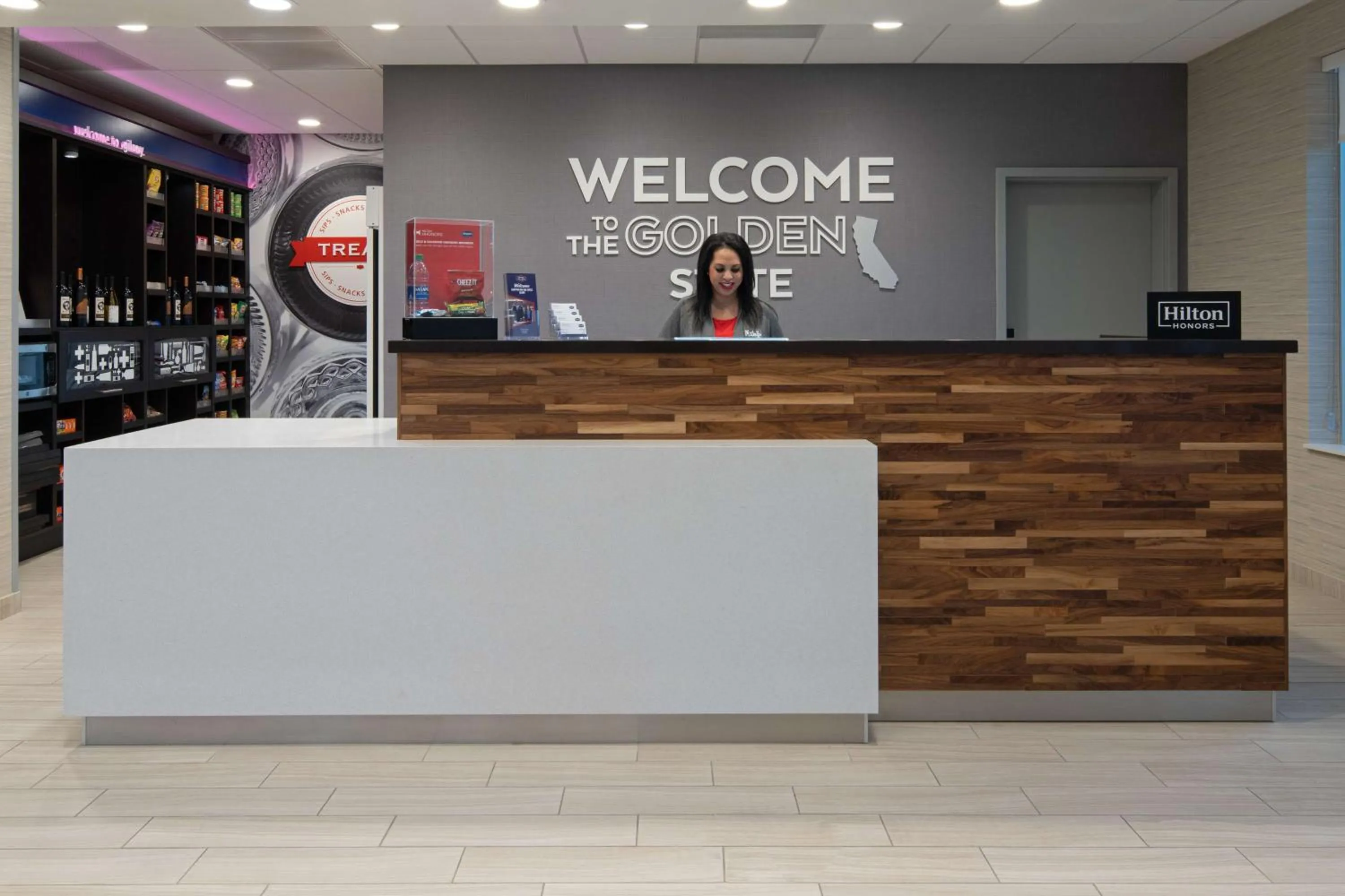 Dining area in Hampton Inn & Suites Gilroy, Ca