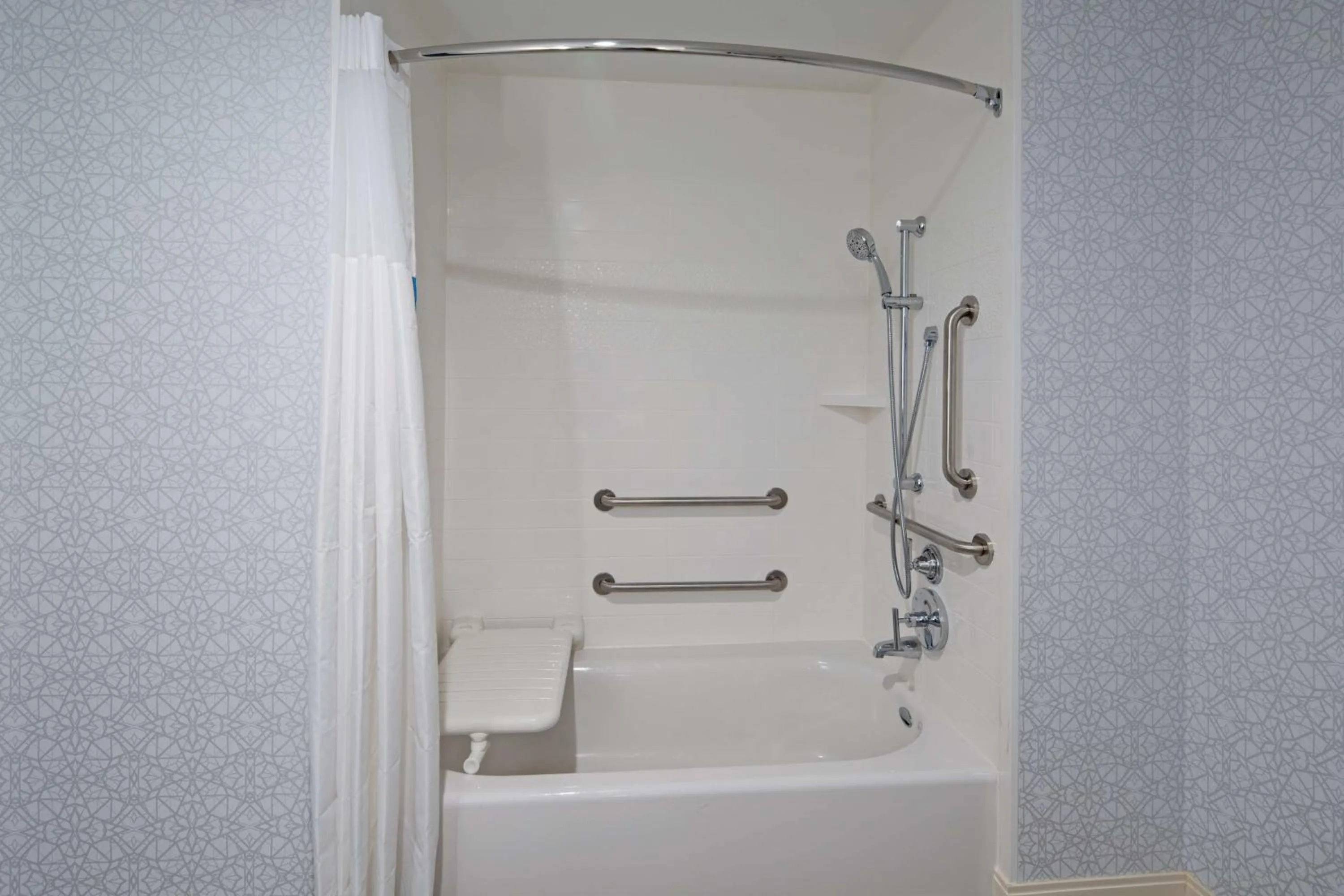 Bathroom in Hampton Inn & Suites Gilroy, Ca