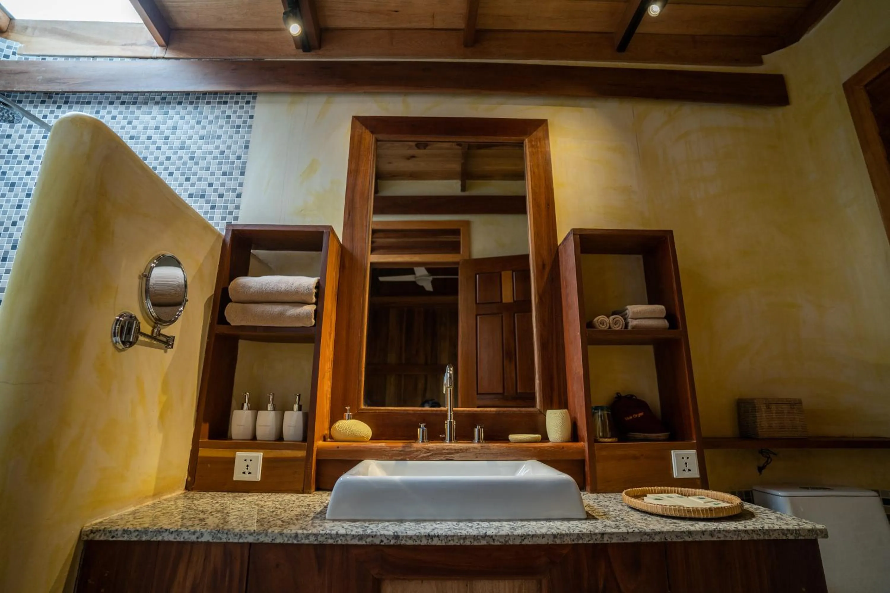 Bathroom, Bed in Peam Snea Resort