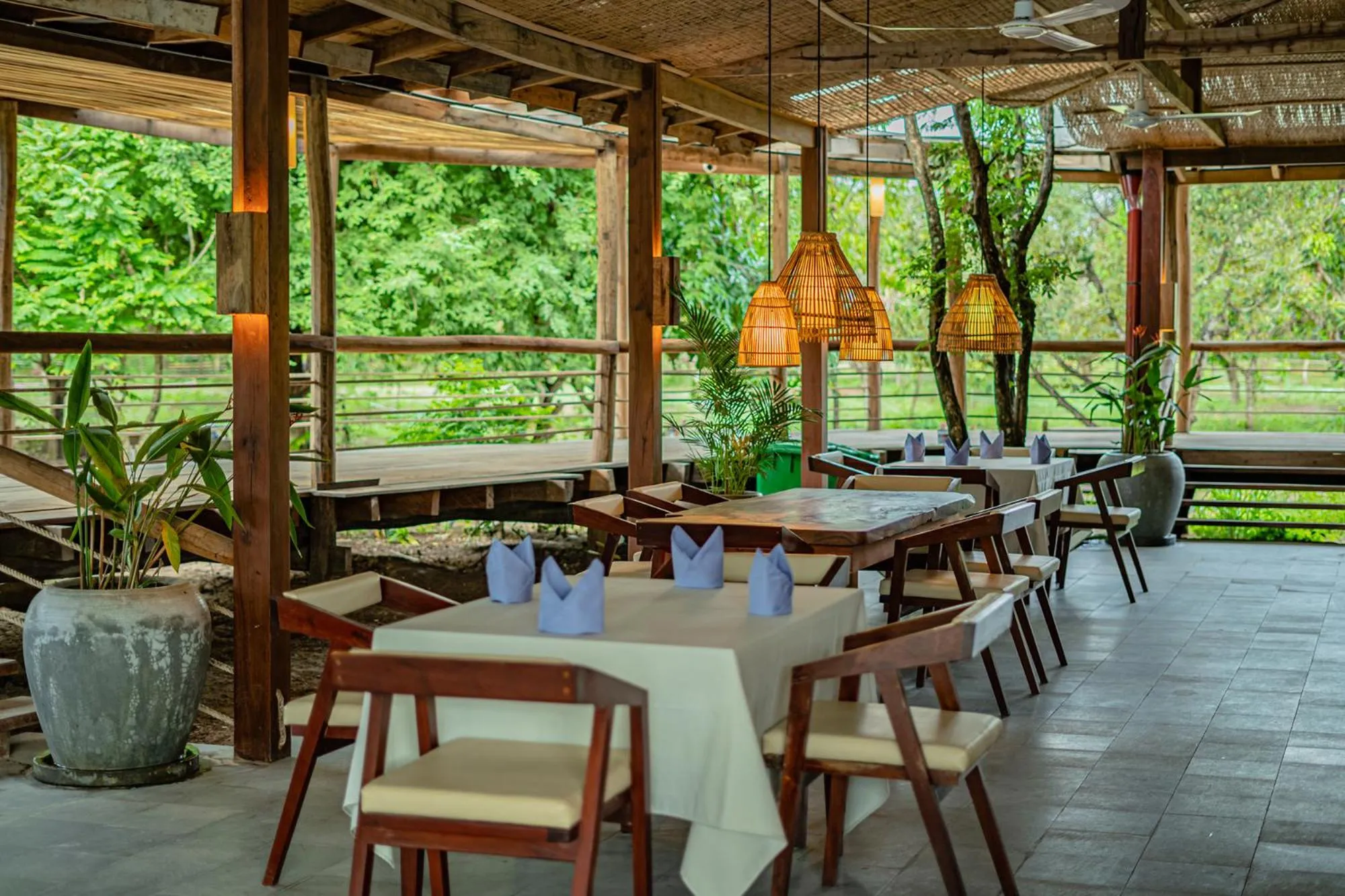 Restaurant/places to eat in Peam Snea Resort