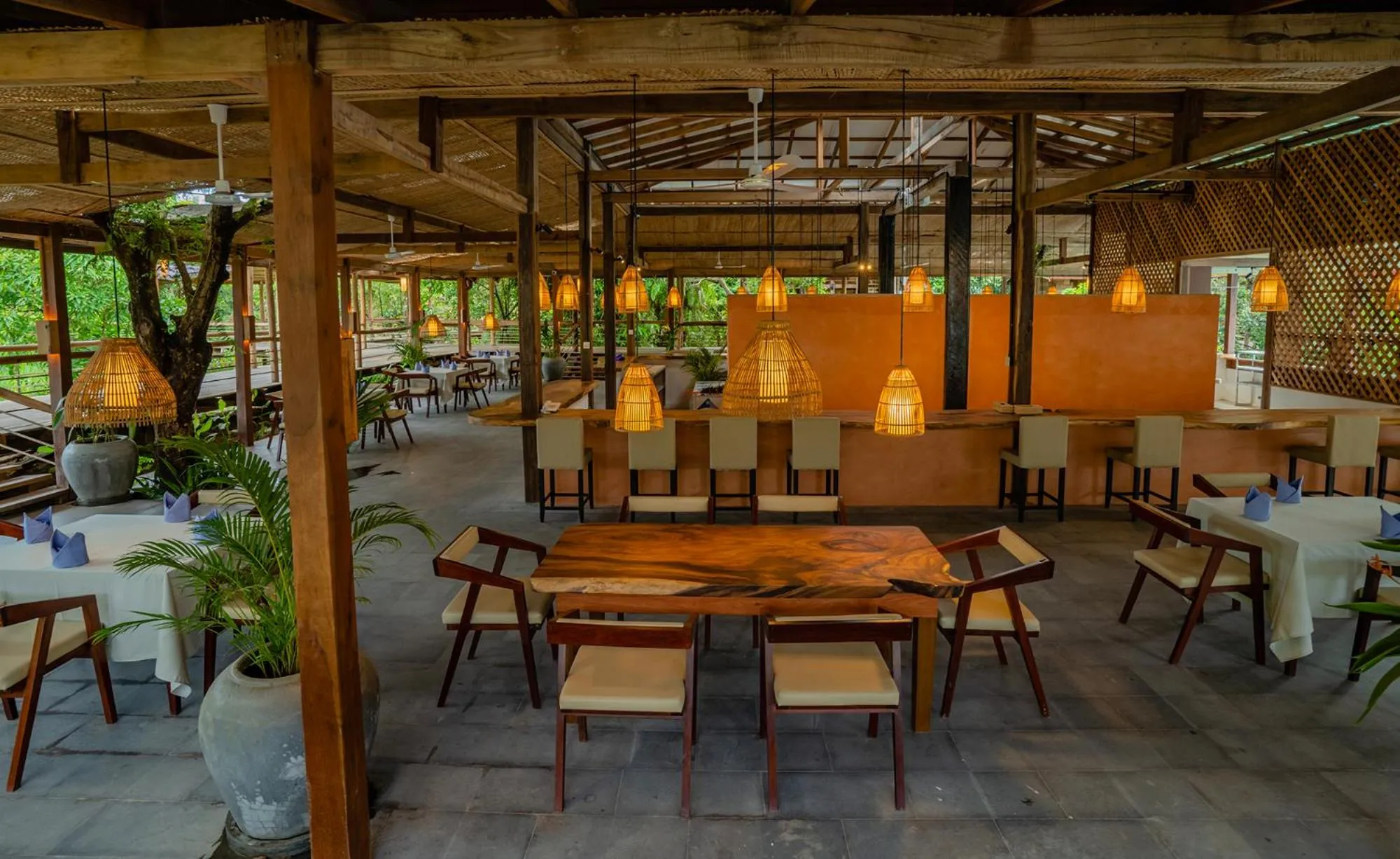 Restaurant/places to eat in Peam Snea Resort