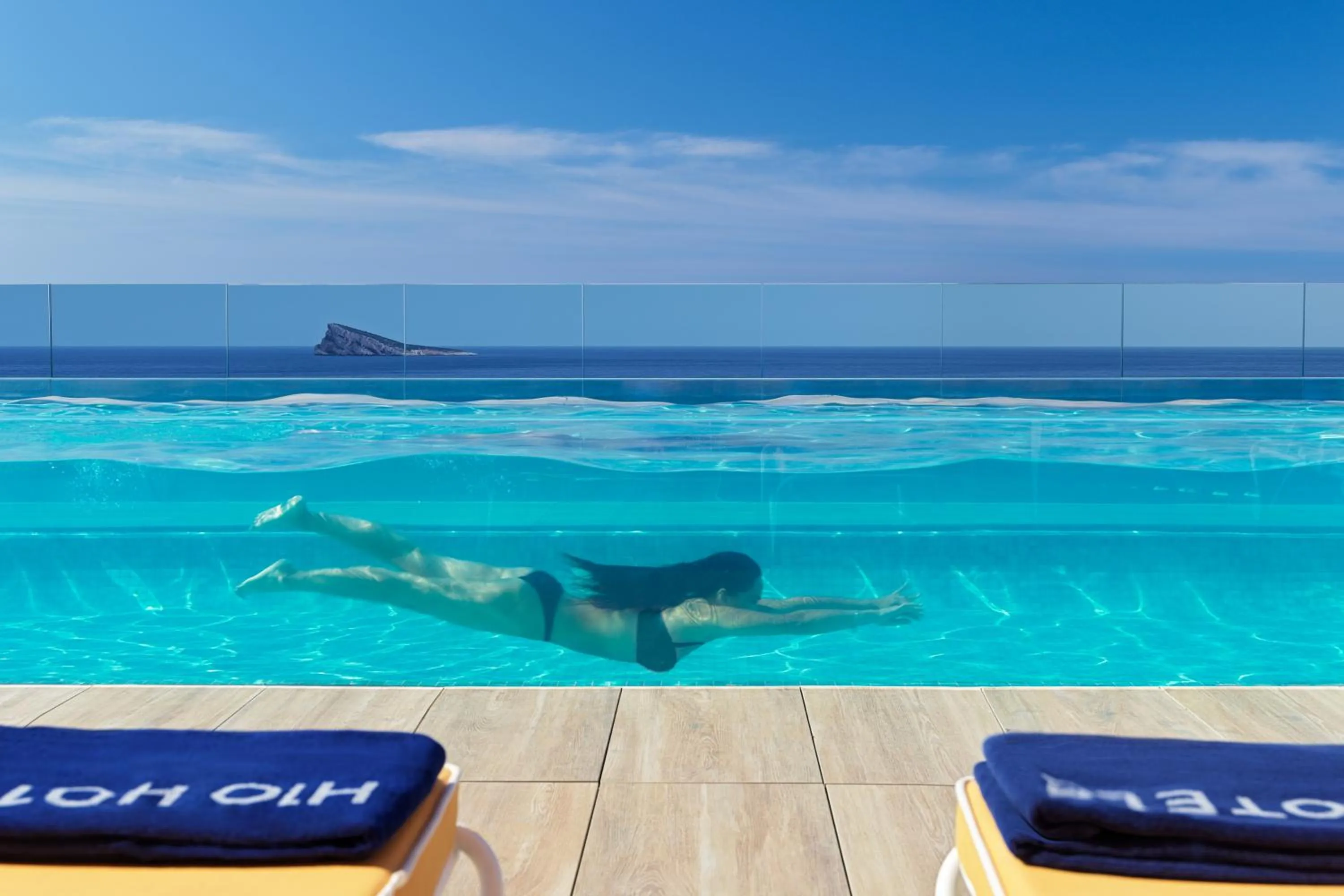 Swimming pool in H10 Porto Poniente 4* Sup