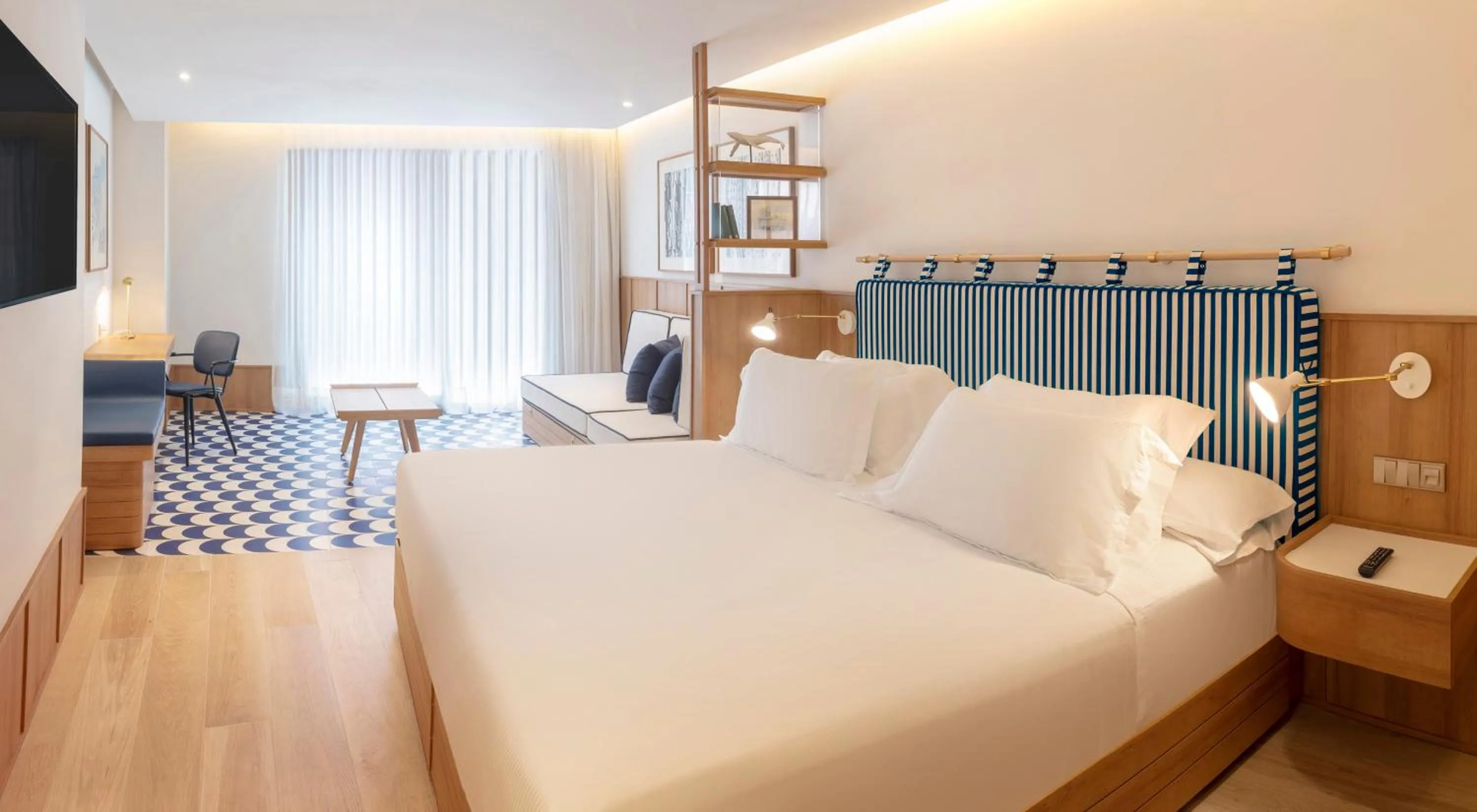 Bedroom, Bed in H10 Porto Poniente 4* Sup