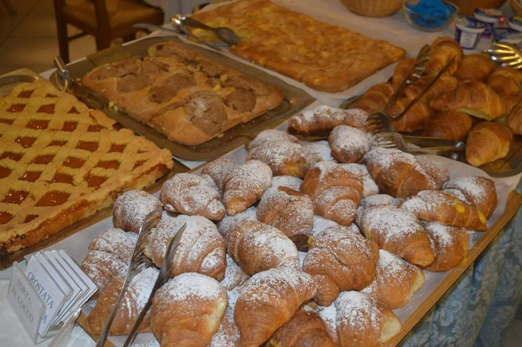 Buffet breakfast in Hotel Arlecchino