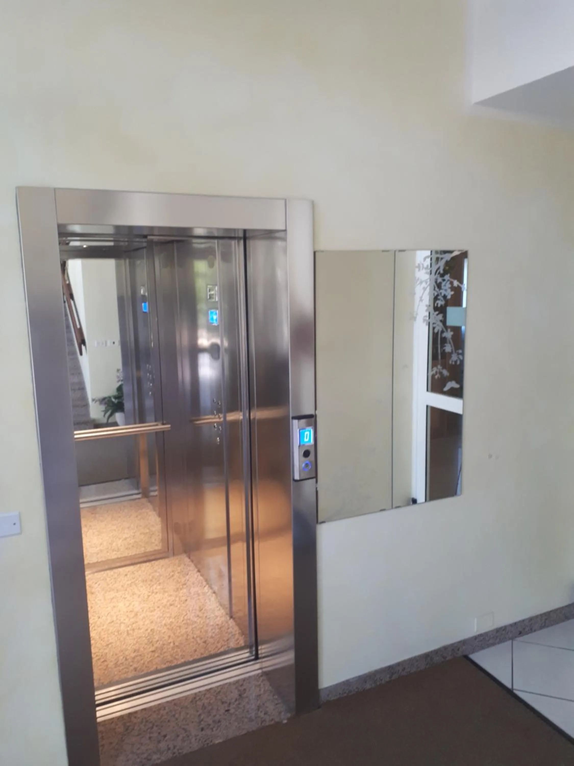 elevator in Hotel Arlecchino