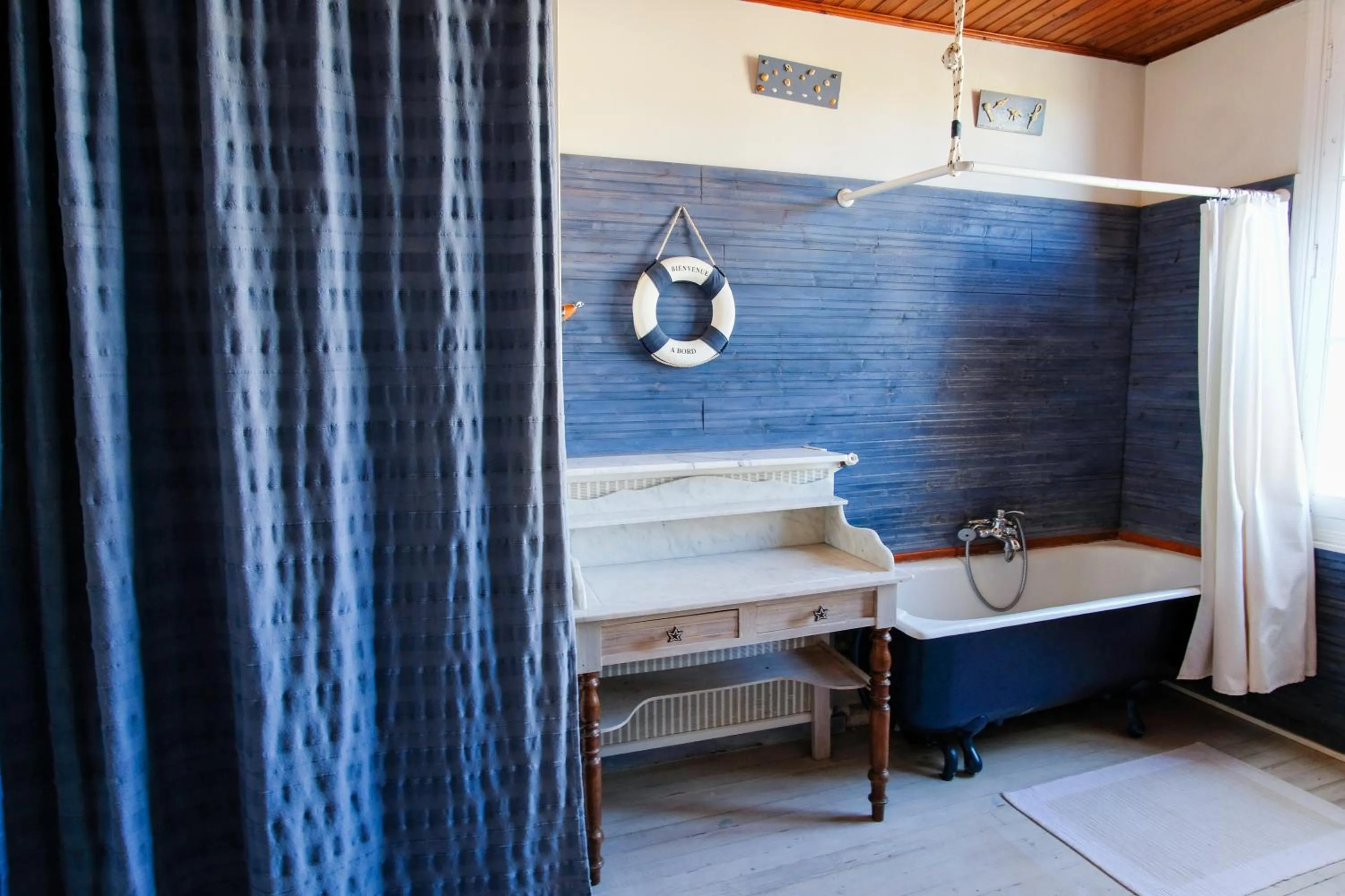 Bathroom in Les Gués Rivières