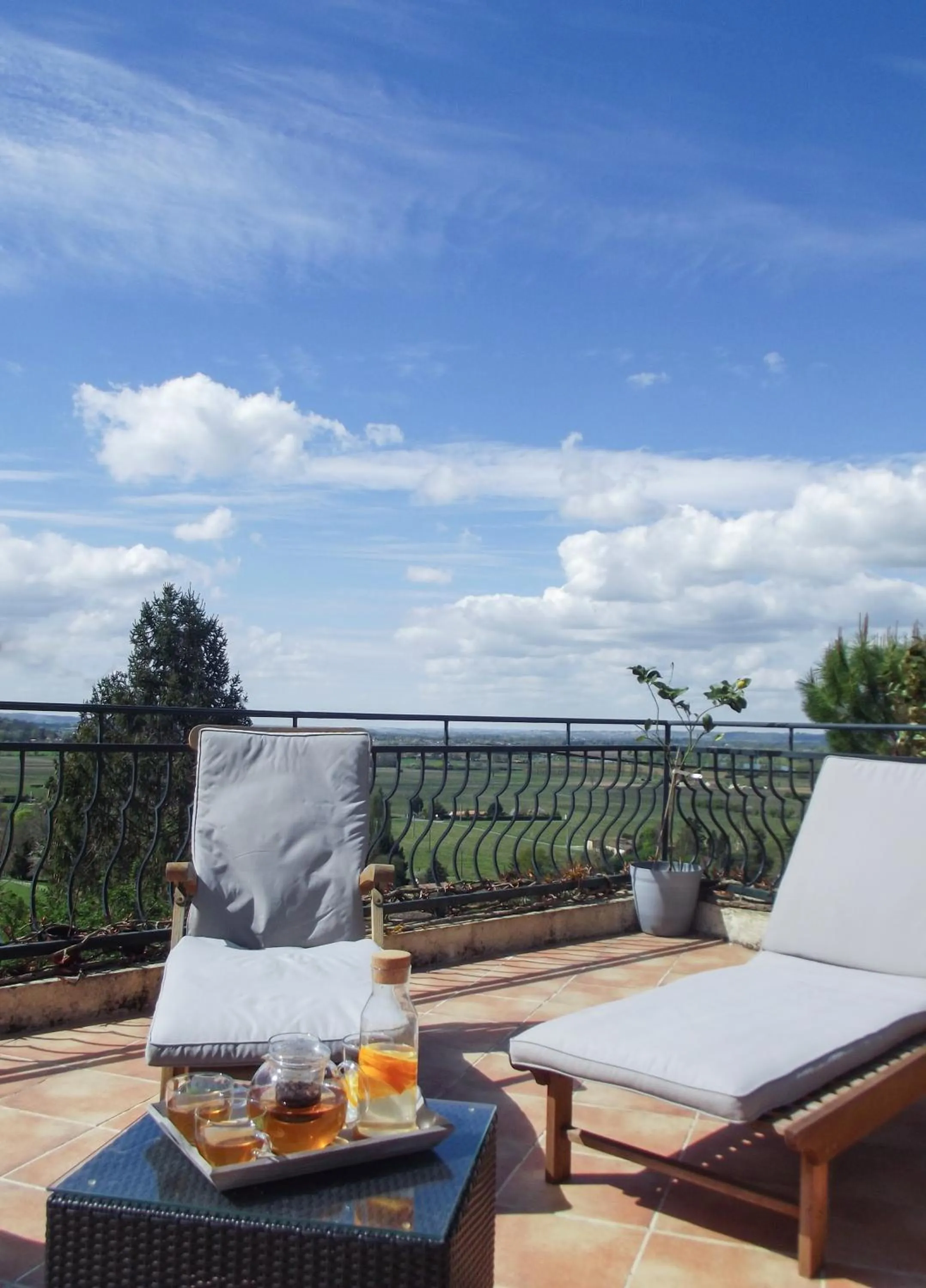 Patio in Les Gués Rivières