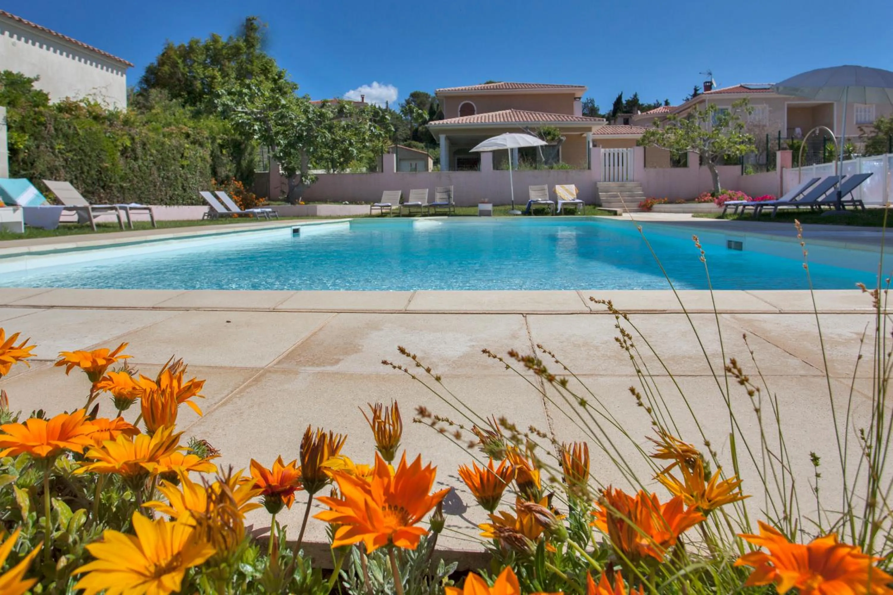 Day in Résidence Villa Romana avec Piscine et Jacuzzi