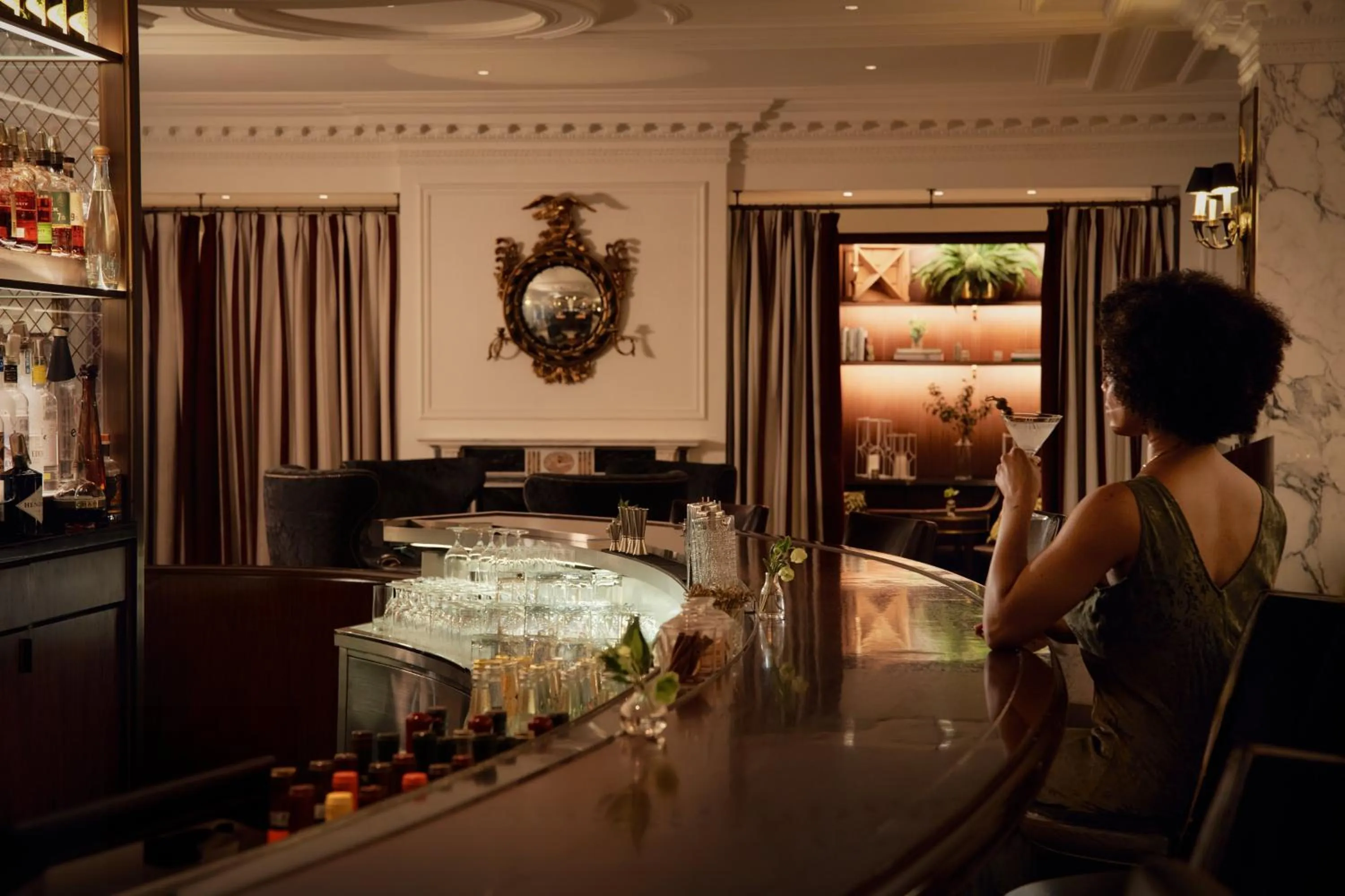 Lounge or bar in InterContinental New York Barclay Hotel by IHG