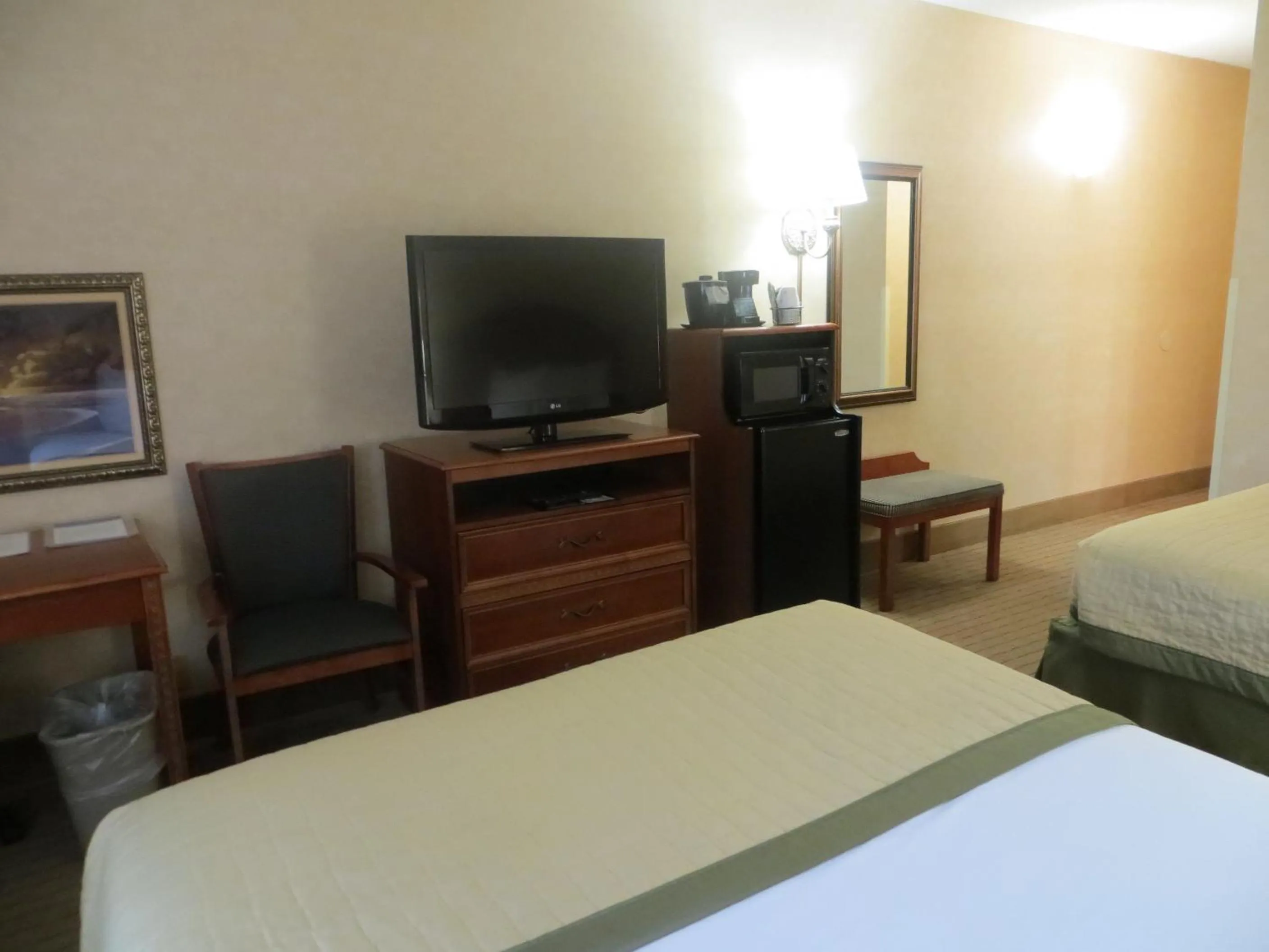 Bed in Baymont by Wyndham Indianapolis West