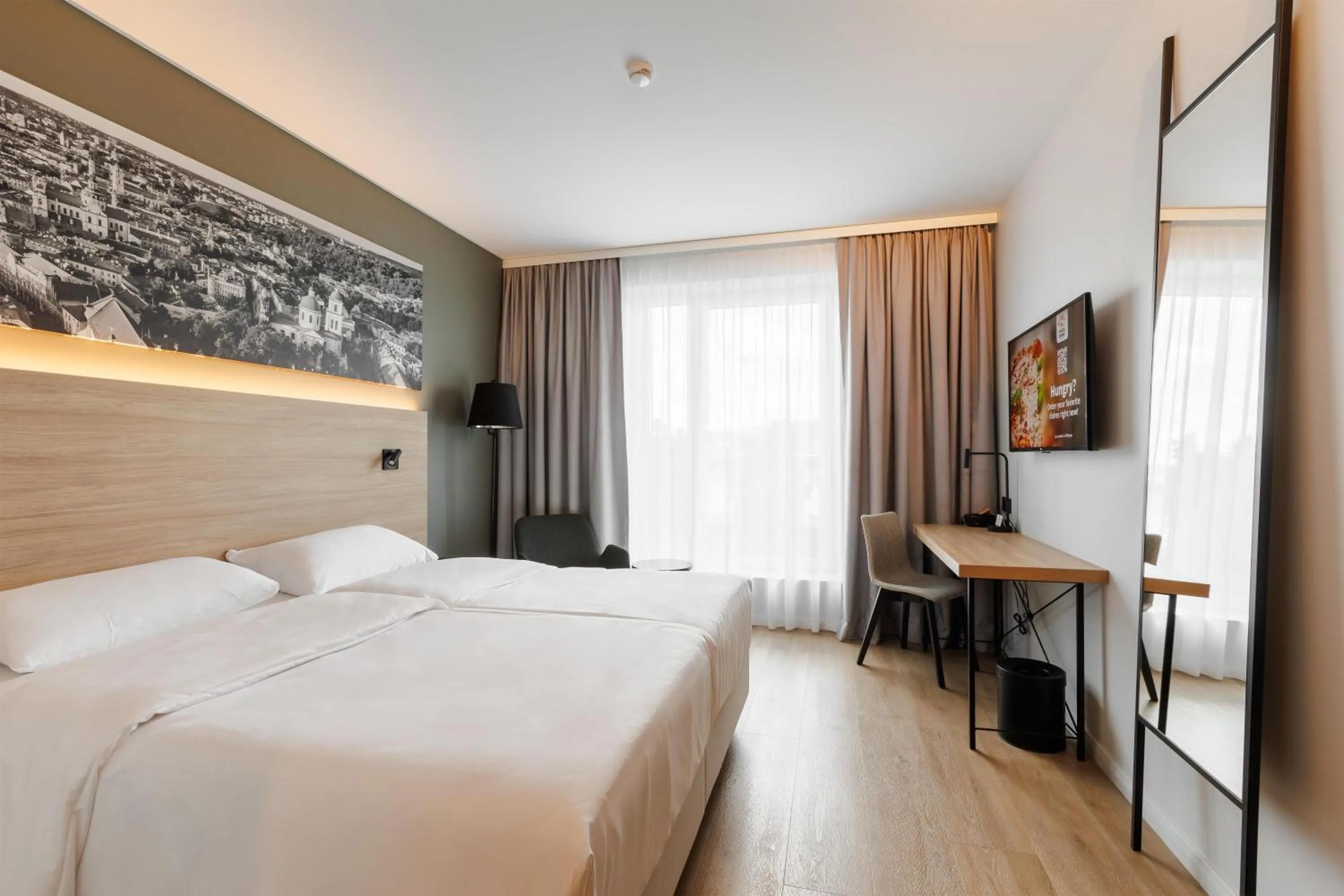 Bedroom, Bed in Park Inn by Radisson Vilnius Airport Hotel & Conference Centre