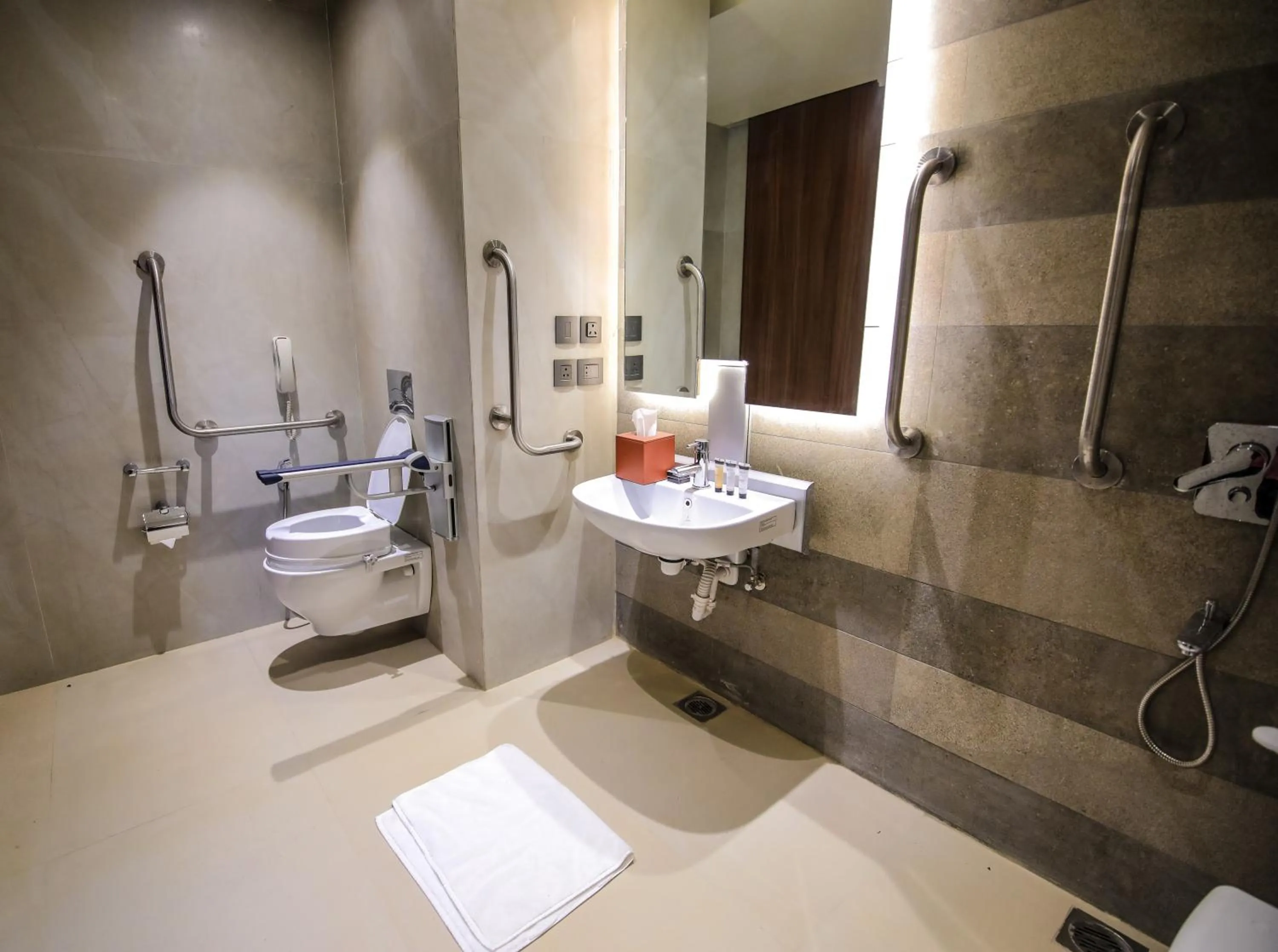 Staff in Radisson Blu Towers Kaushambi Delhi NCR