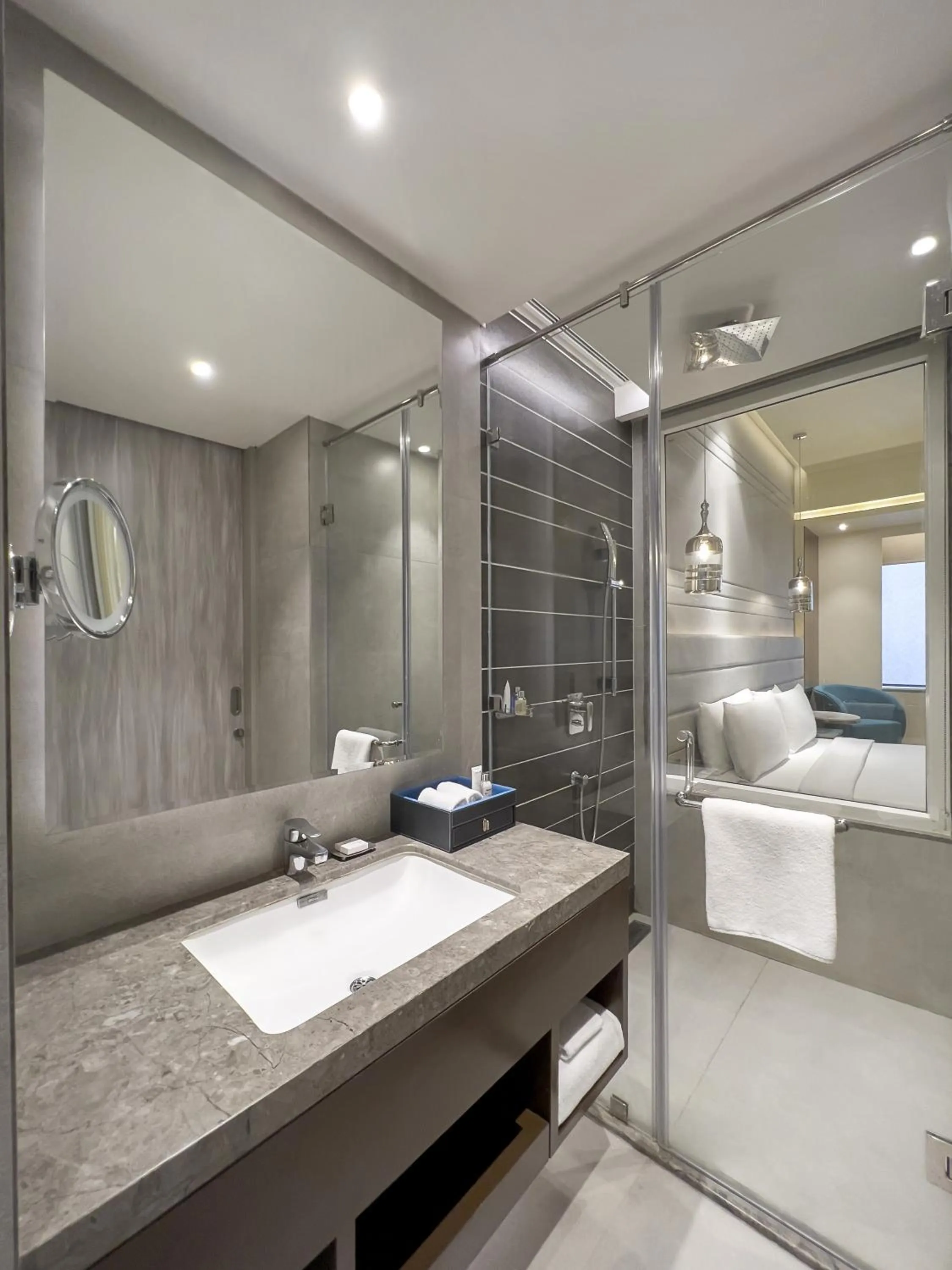 Bathroom in Radisson Blu Towers Kaushambi Delhi NCR