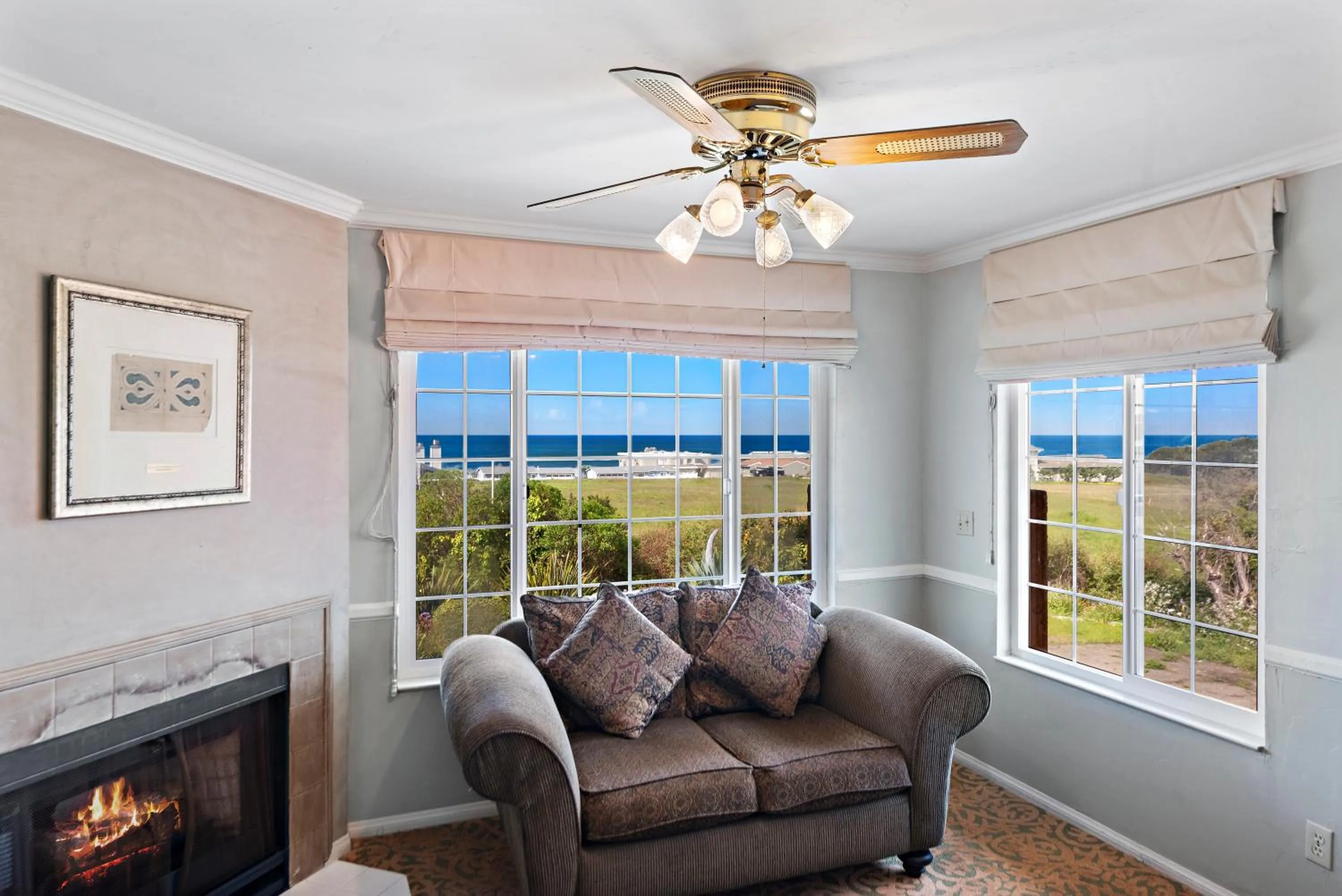 Seating area in The Morgan San Simeon - Cambria by Hearst Castle