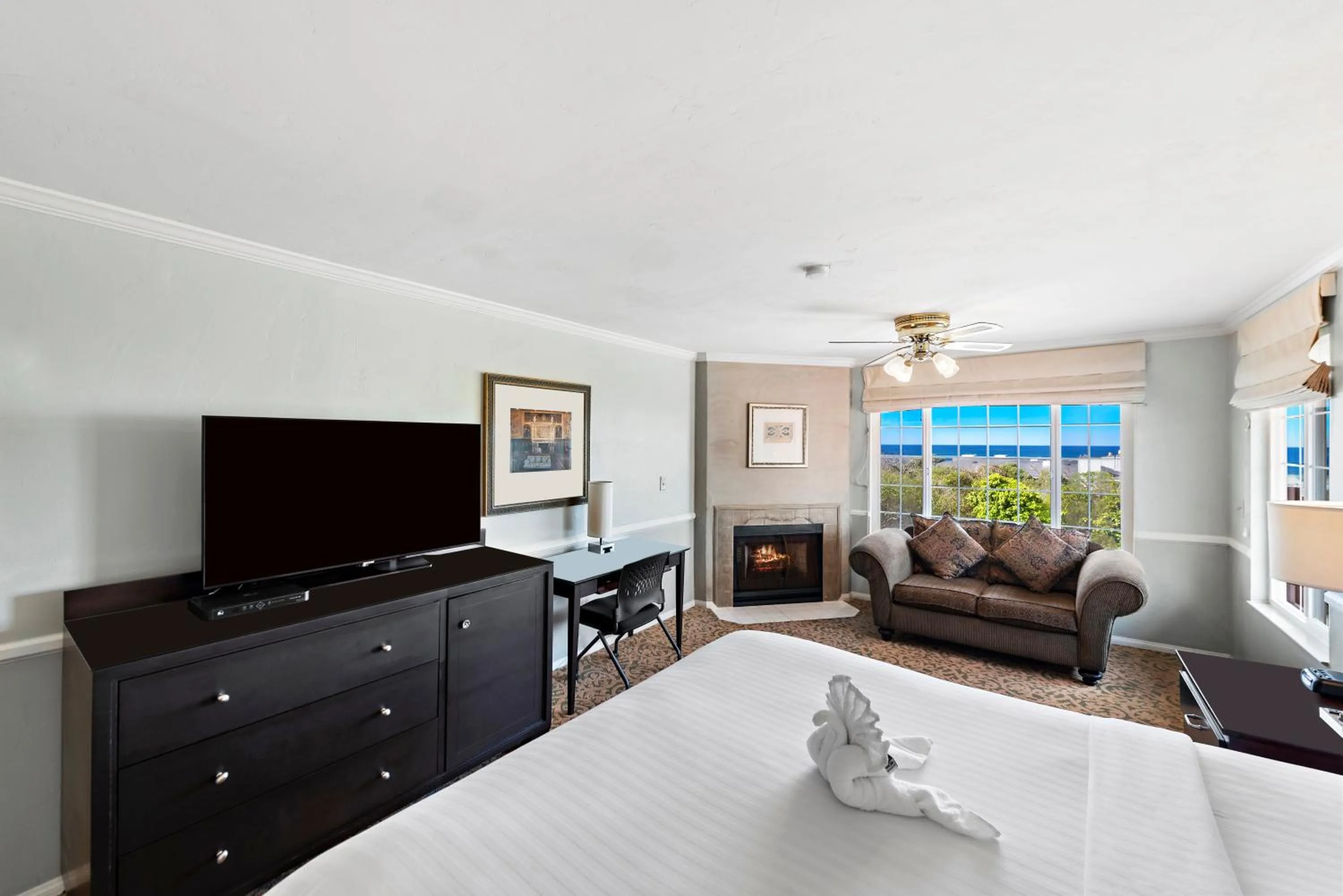 Photo of the whole room in The Morgan San Simeon - Cambria by Hearst Castle