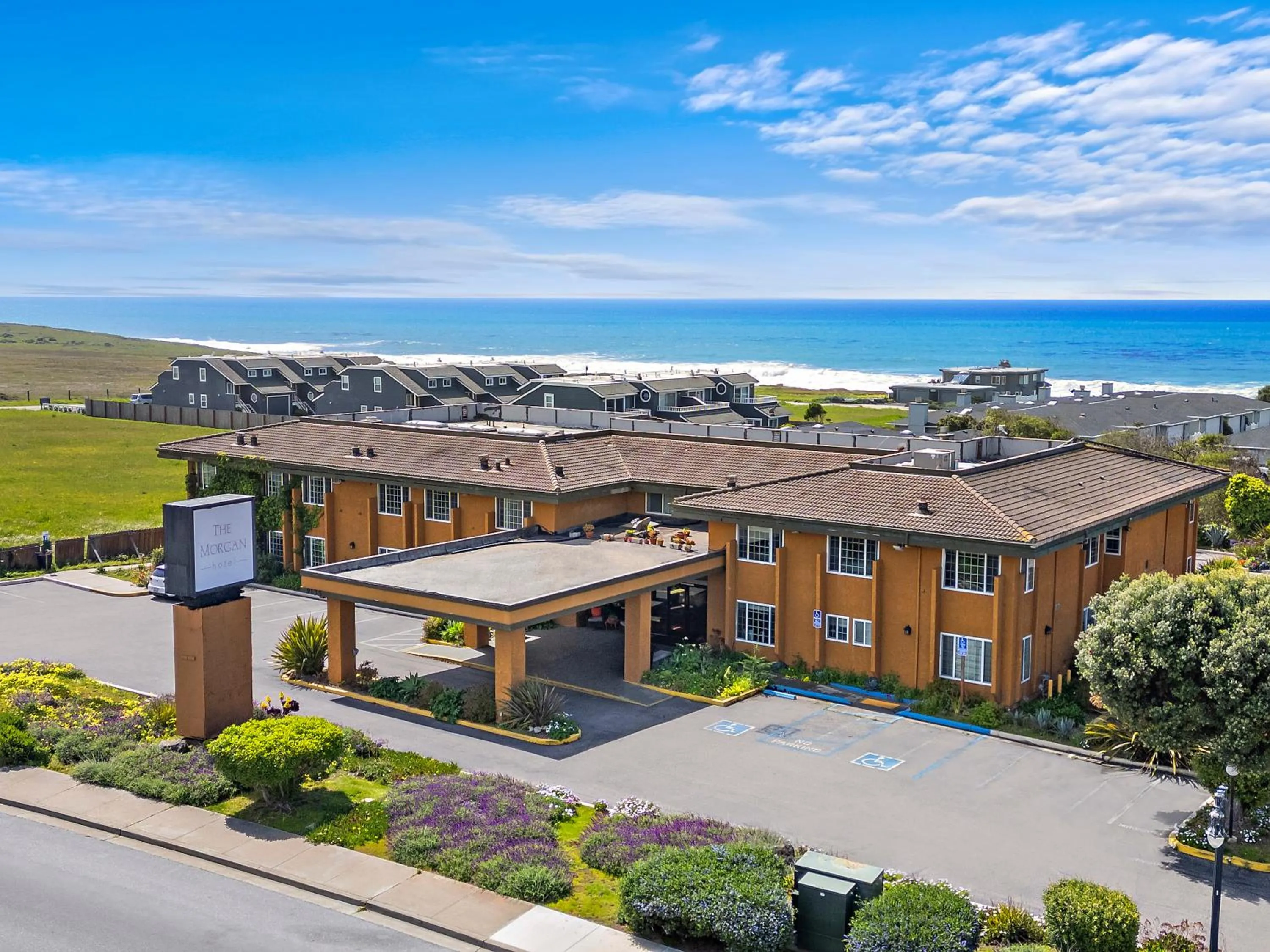 Property building in The Morgan San Simeon - Cambria by Hearst Castle