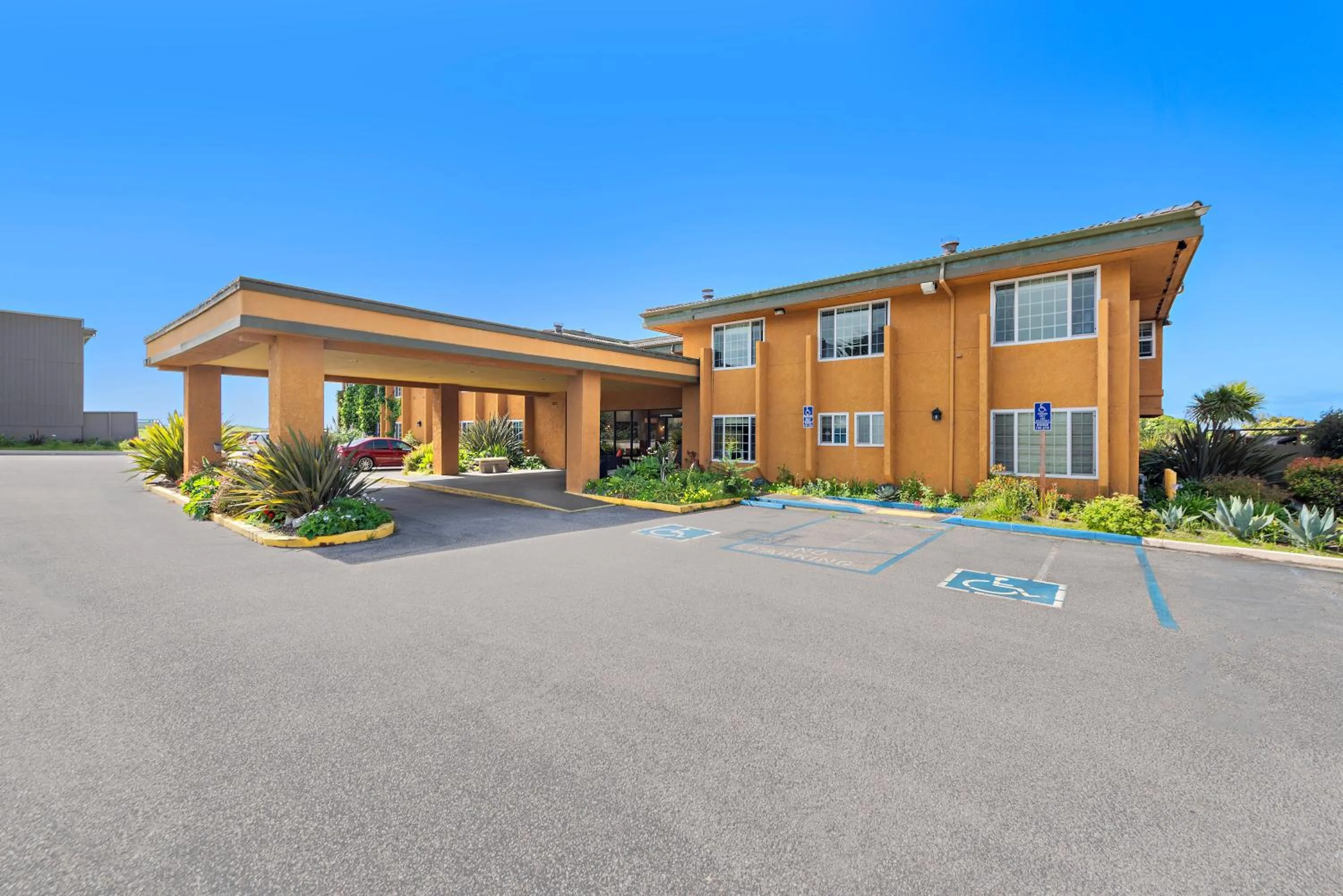 Parking in The Morgan San Simeon - Cambria by Hearst Castle