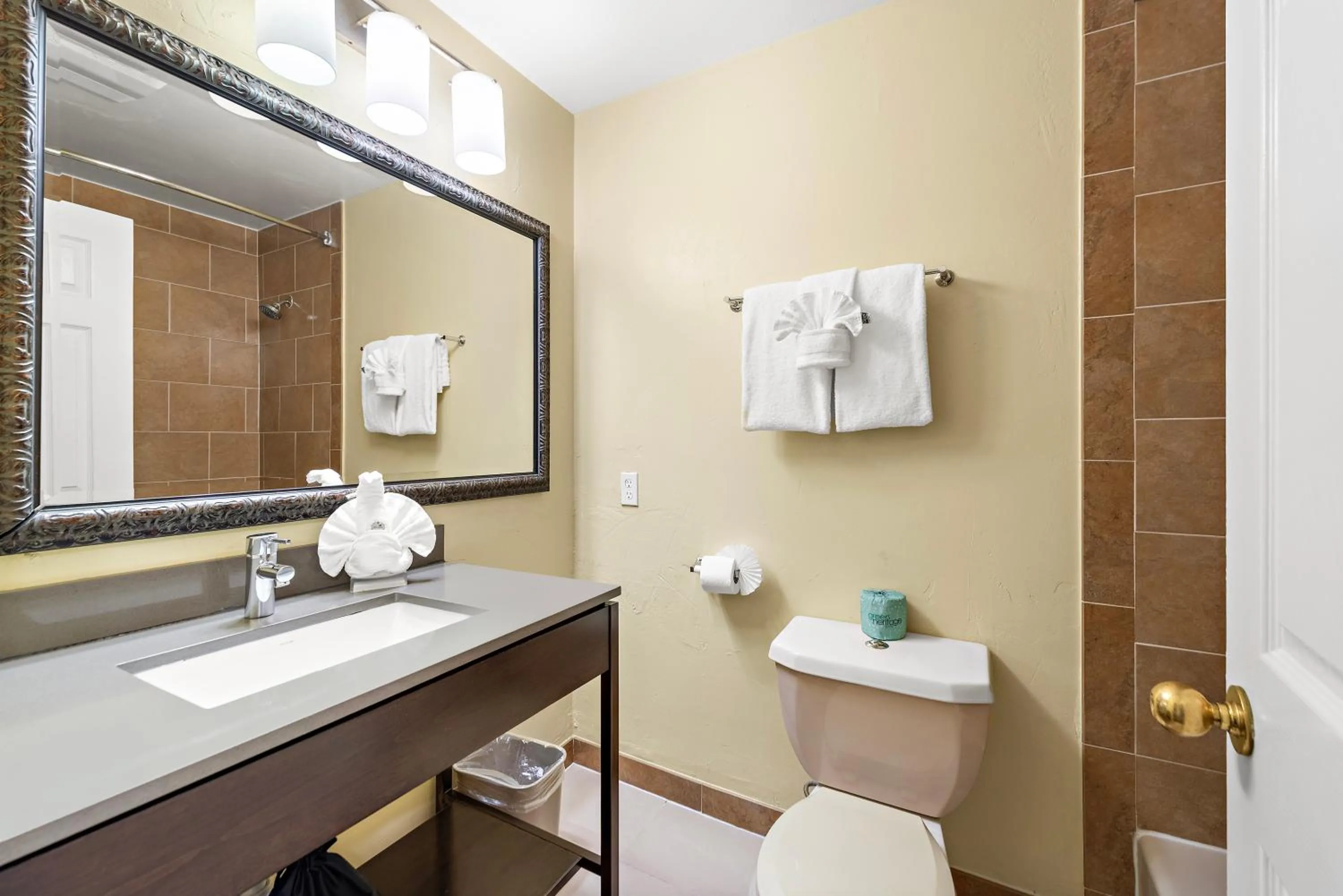 Bathroom in The Morgan San Simeon - Cambria by Hearst Castle