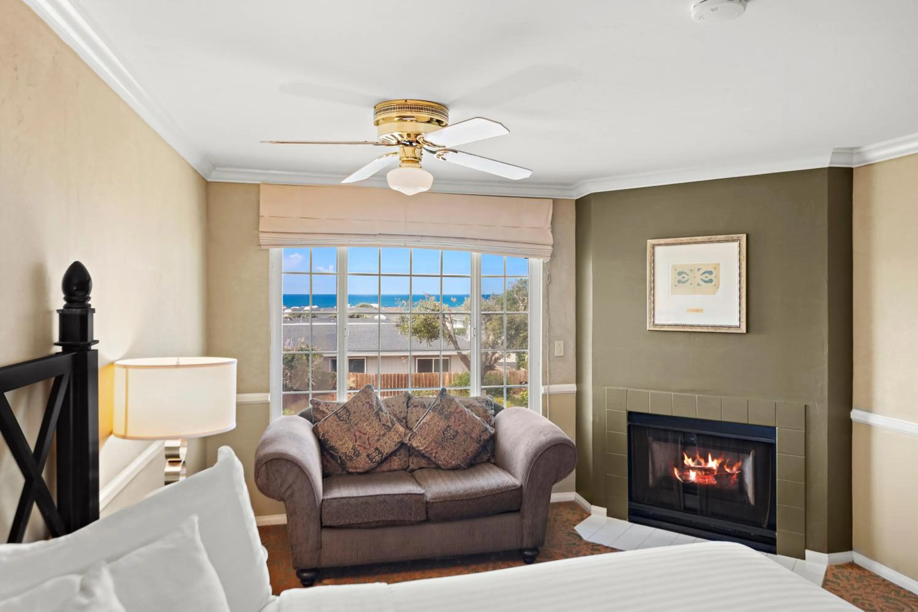 Seating area in The Morgan San Simeon - Cambria by Hearst Castle