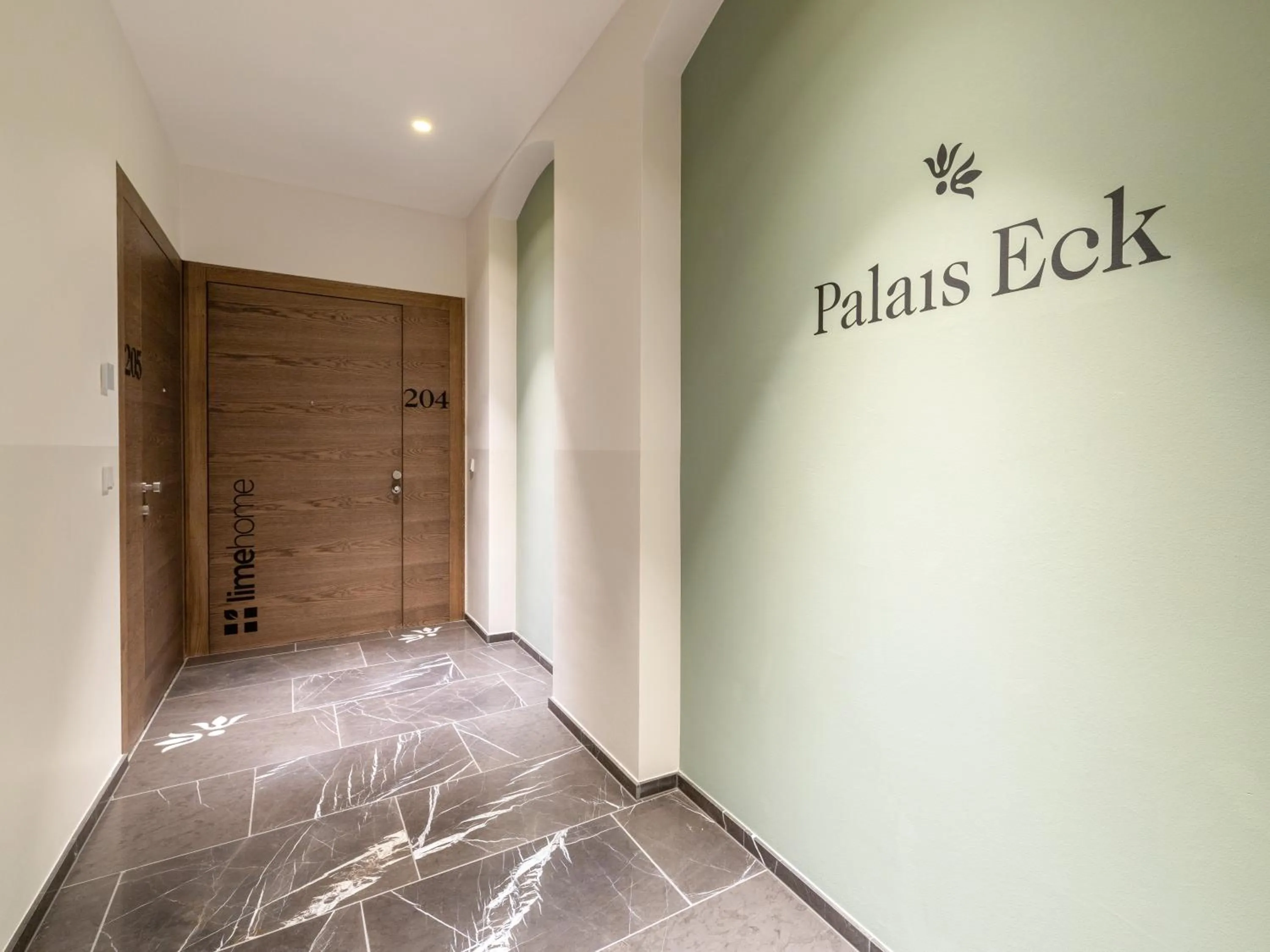 Property building in Limehome Linz Schillerstraße