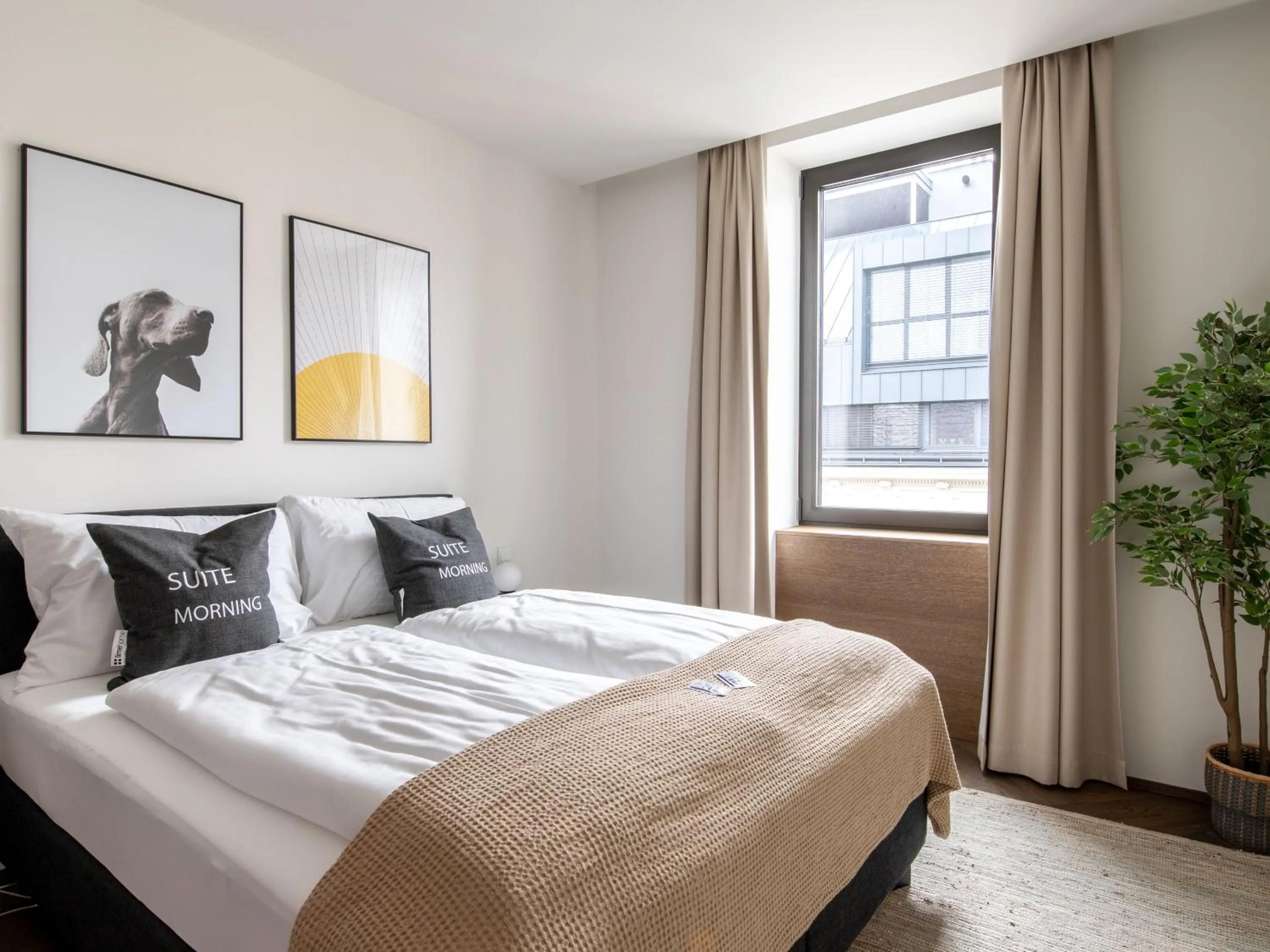 Bed in Limehome Linz Schillerstraße