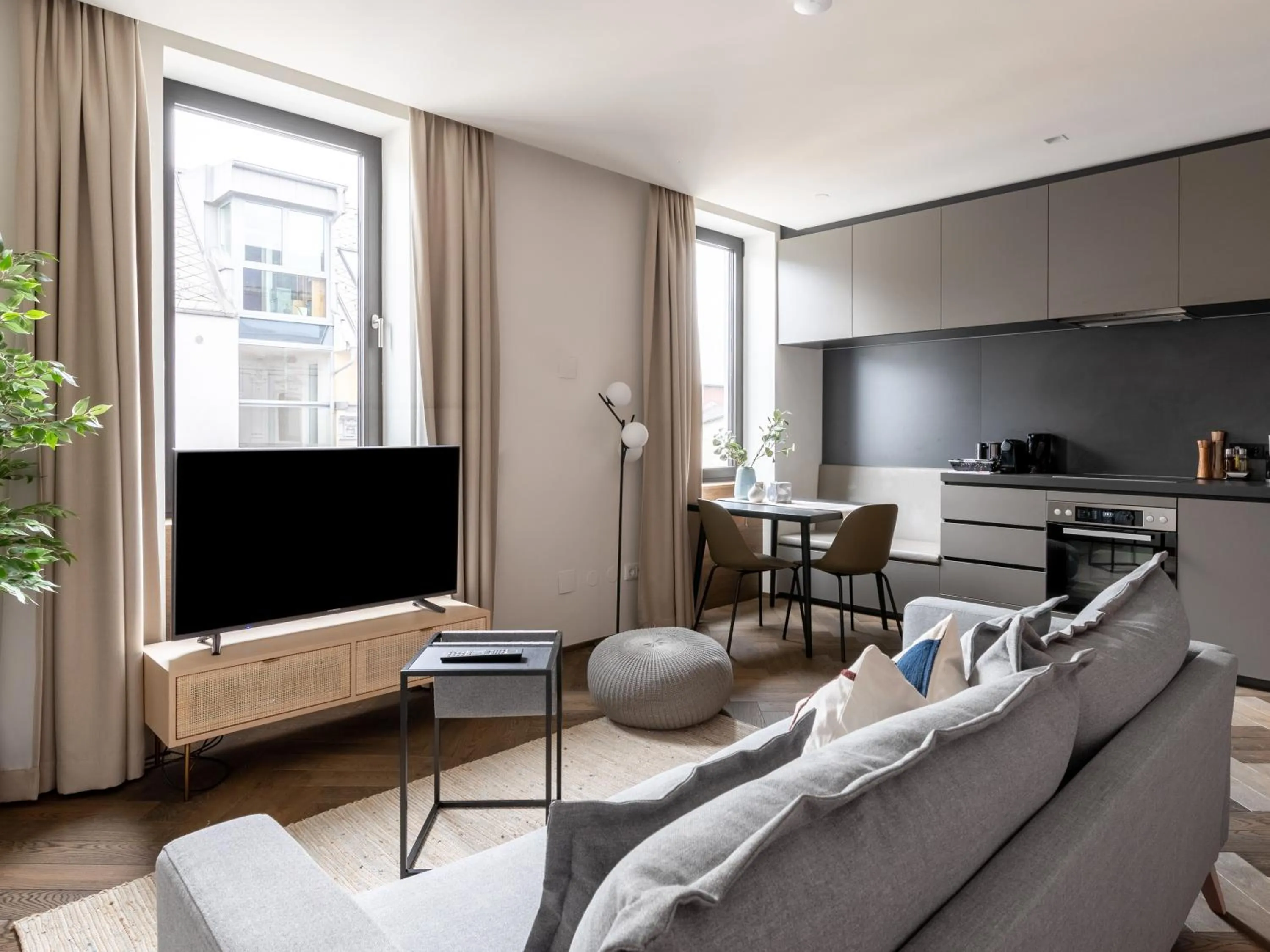 TV and multimedia in Limehome Linz Schillerstraße