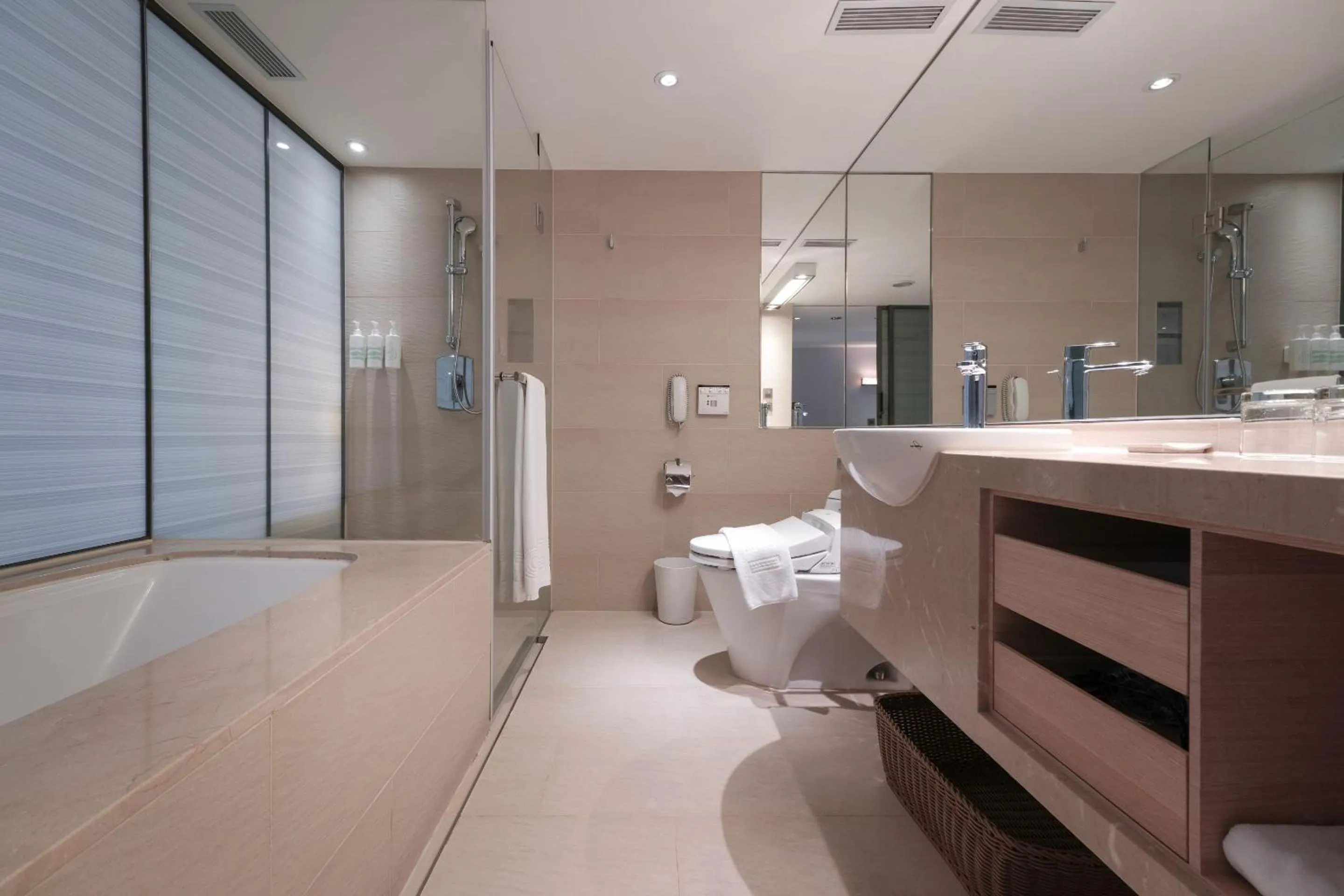 Bathroom in Hotel COZZI Minsheng Taipei