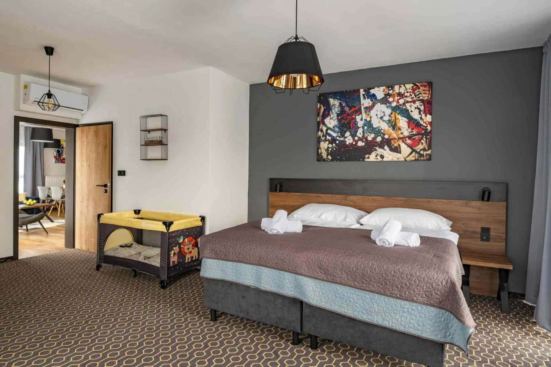 Photo of the whole room, Bed in Hotel Mamut