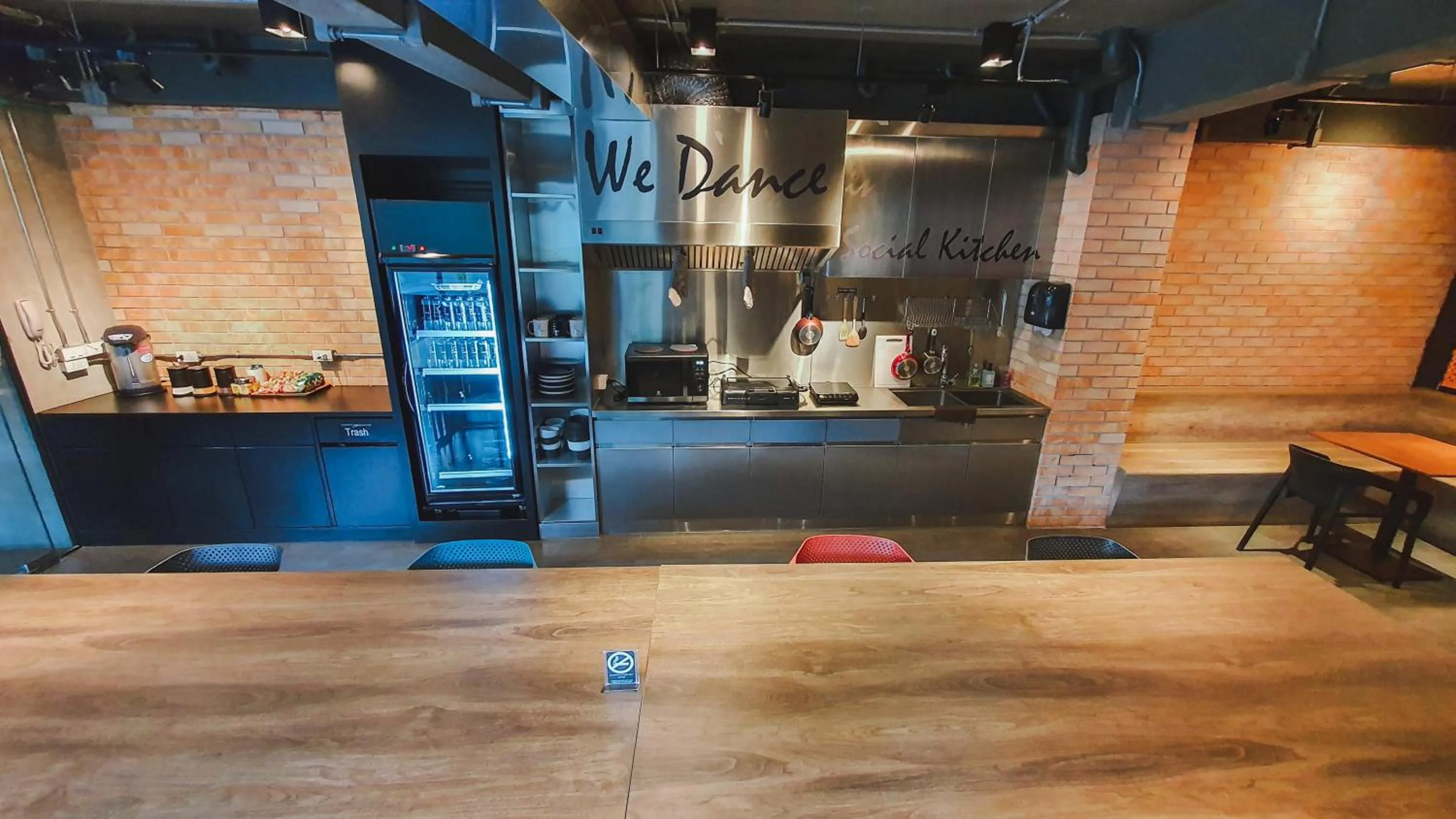 Kitchen or kitchenette in Hotel Ordinary Bangkok