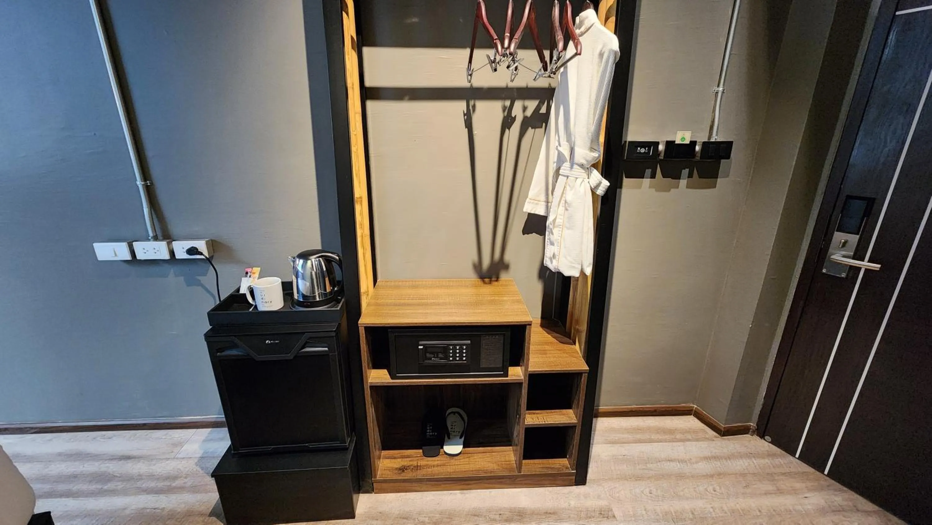 hair dresser in Hotel Ordinary Bangkok