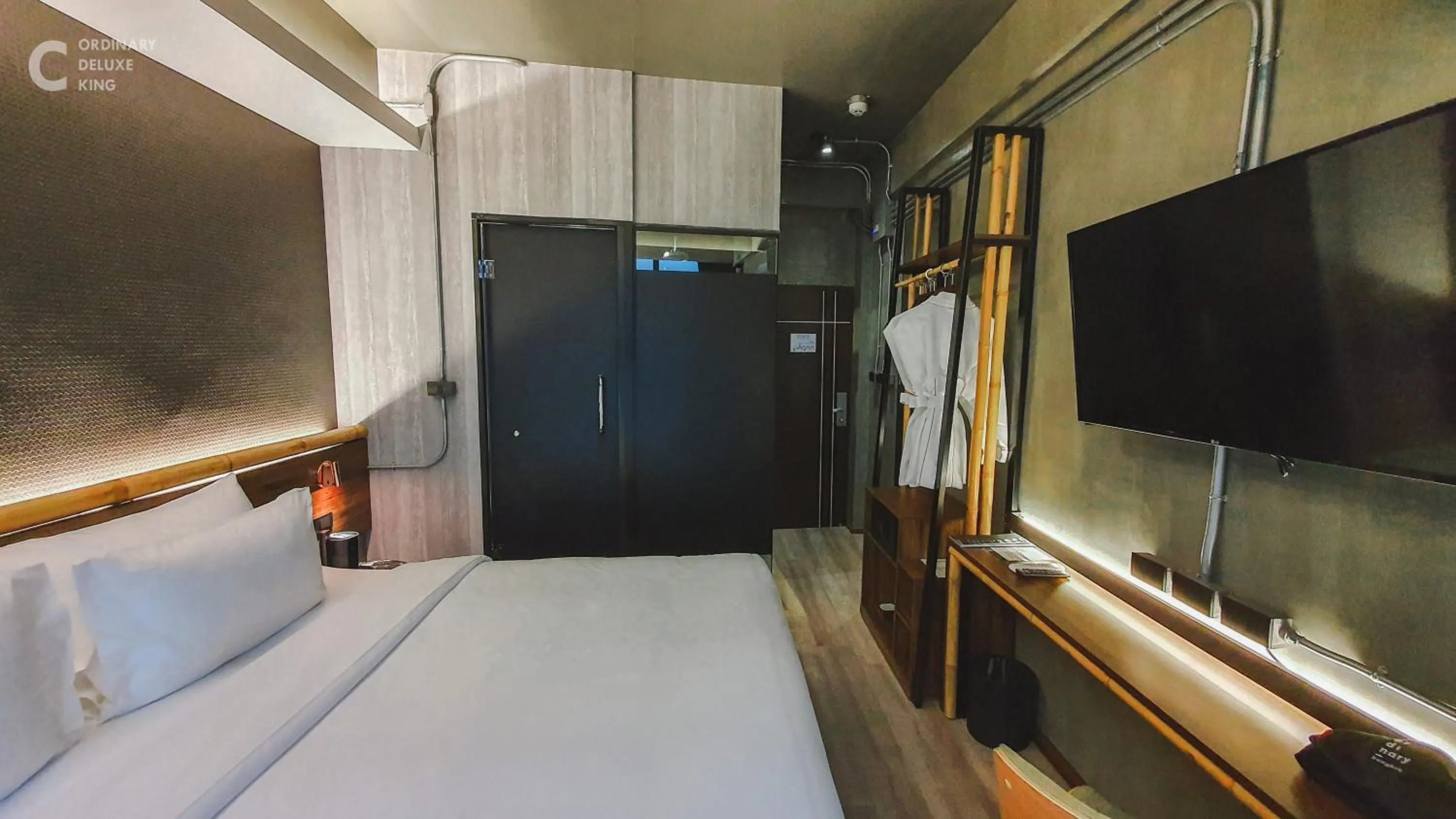 Bed in Hotel Ordinary Bangkok