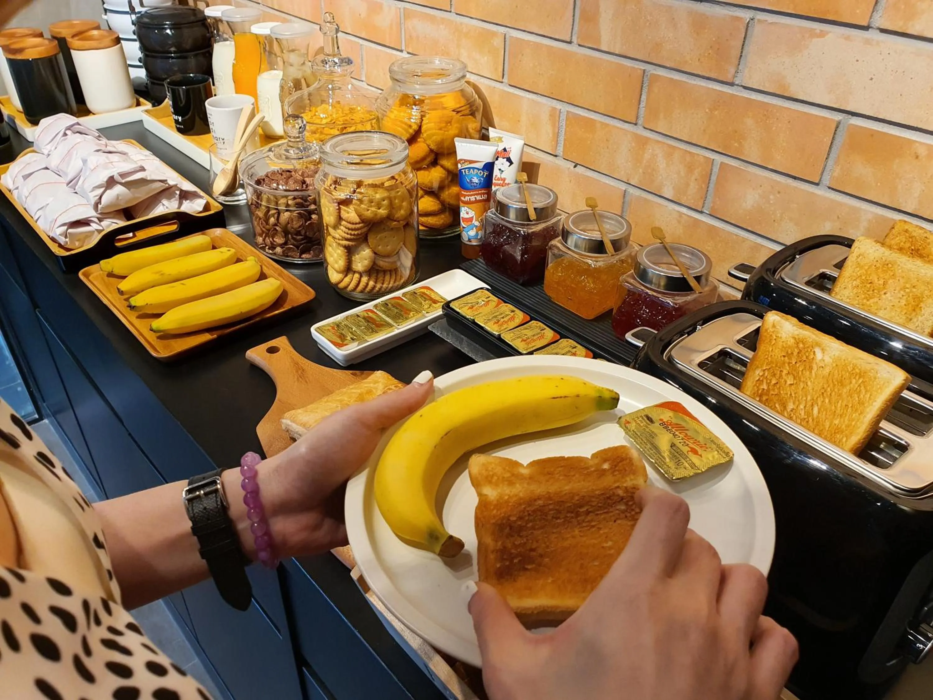 Restaurant/places to eat in Hotel Ordinary Bangkok