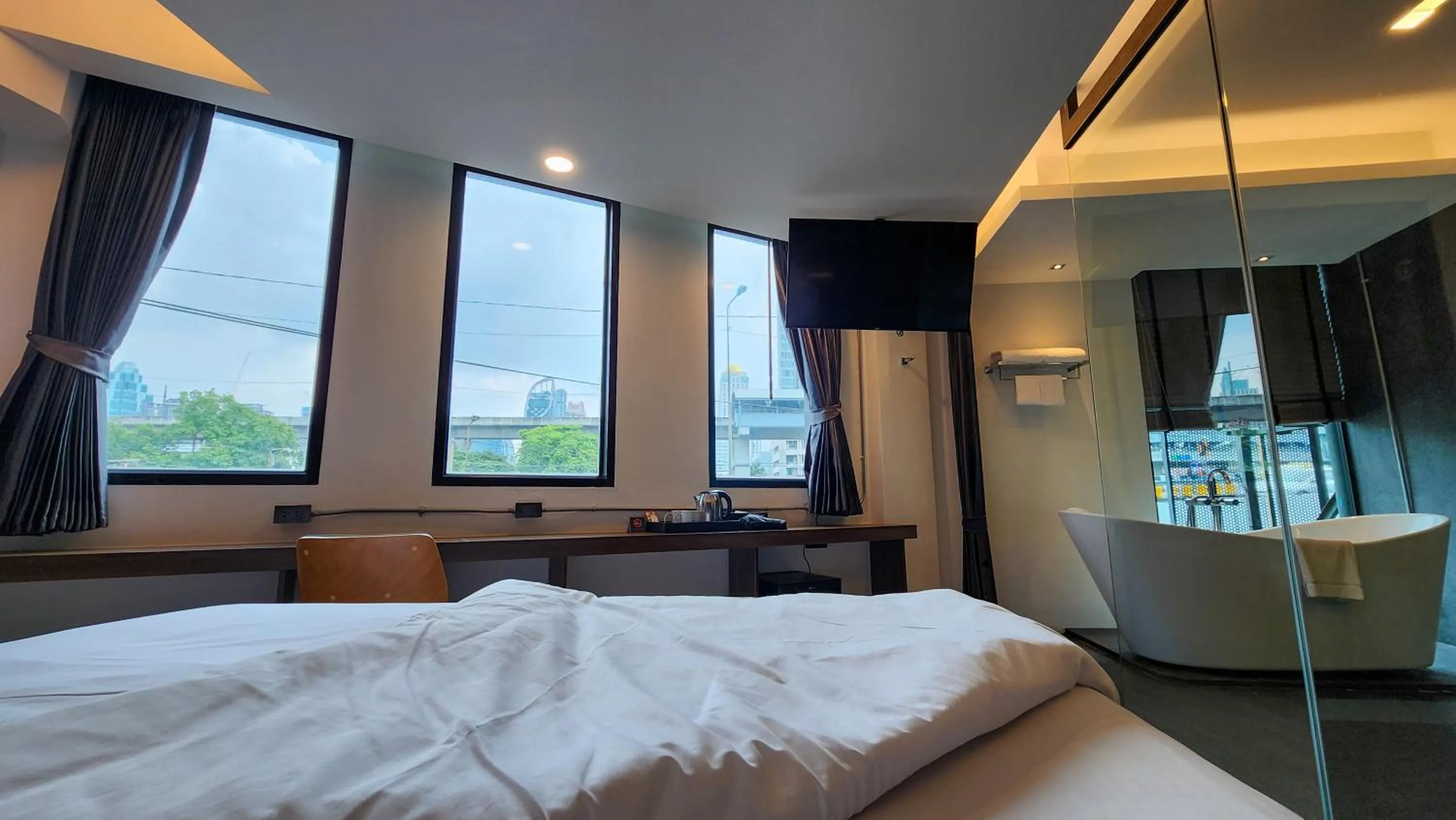 Bed in Hotel Ordinary Bangkok