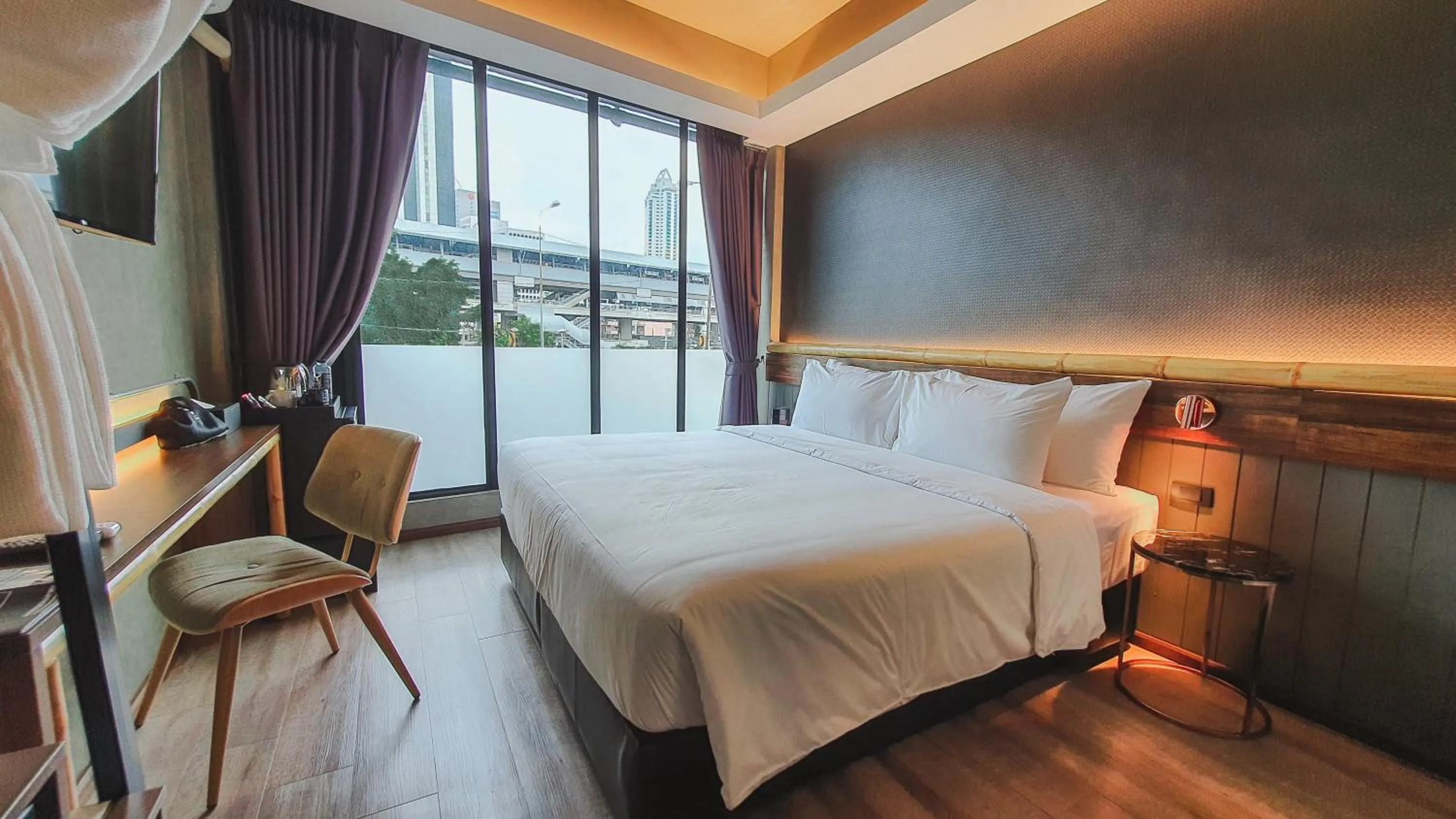 City view, Bed in Hotel Ordinary Bangkok