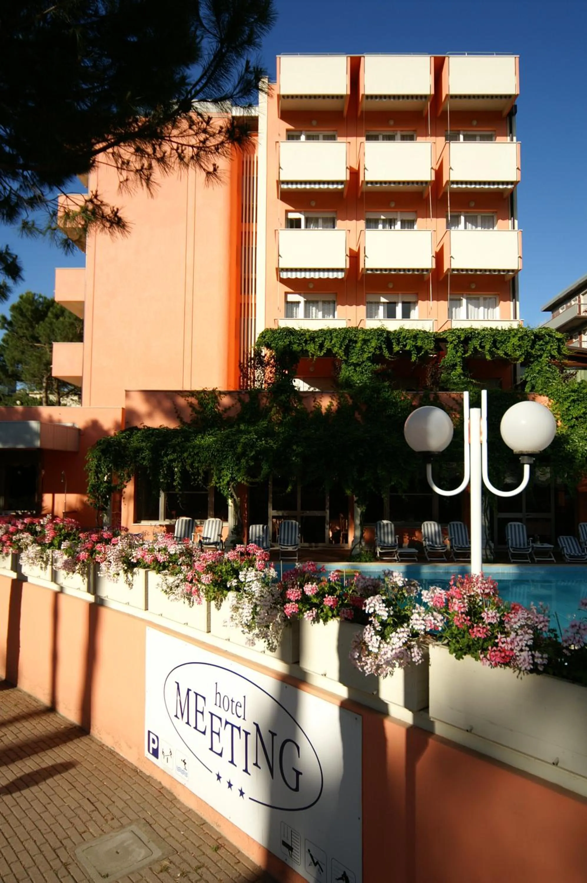 Property building in Hotel Meeting