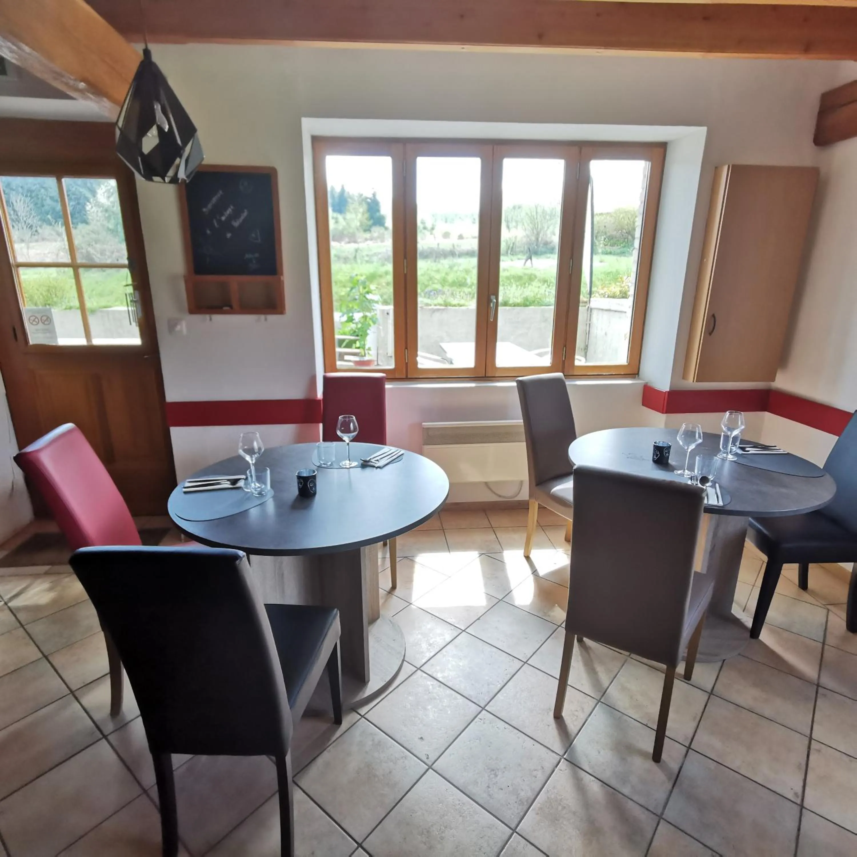 Restaurant/places to eat in Auberge du Précontent