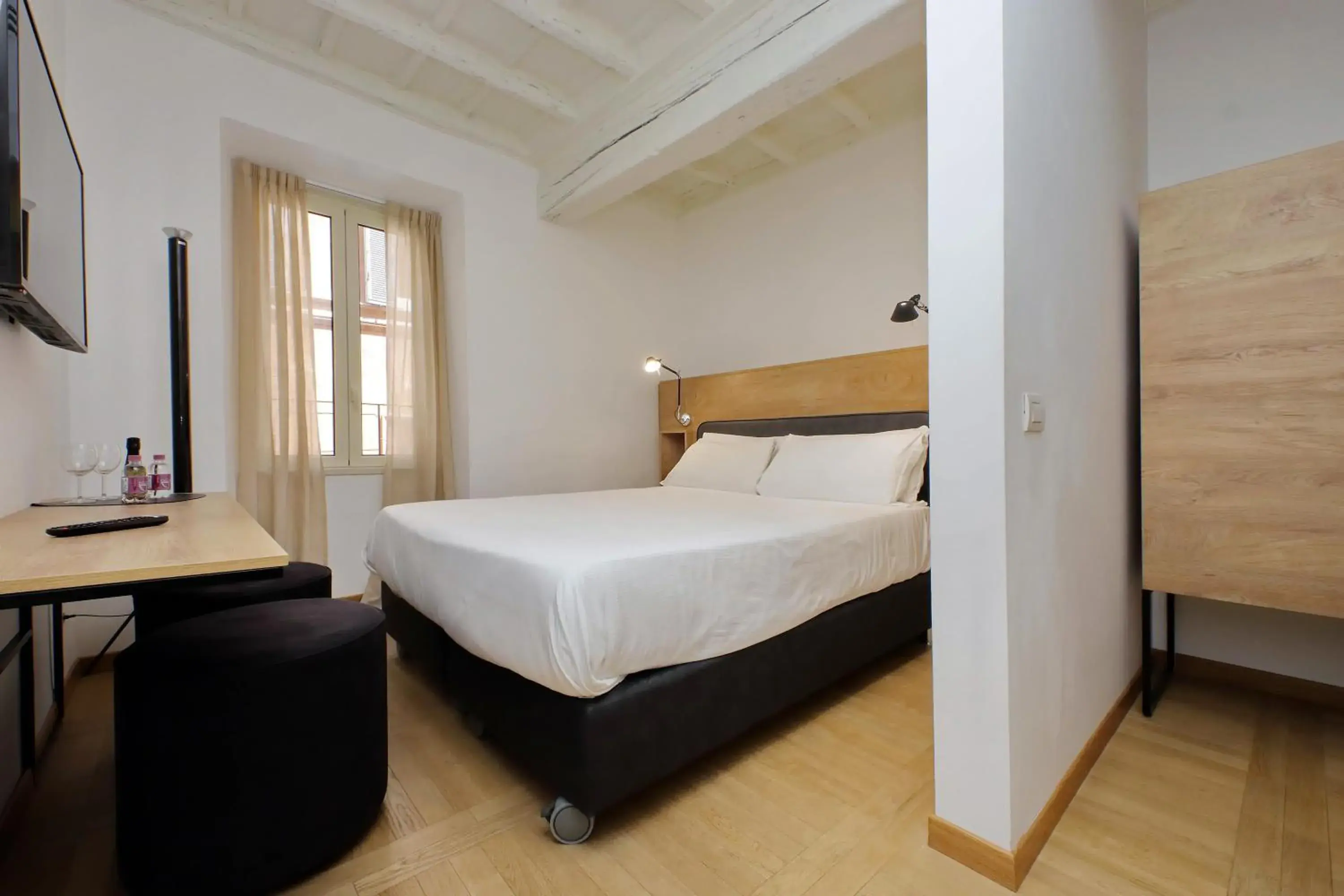 King Room - single occupancy in Youroom Vite King Room - single occupancy in Youroom Vite